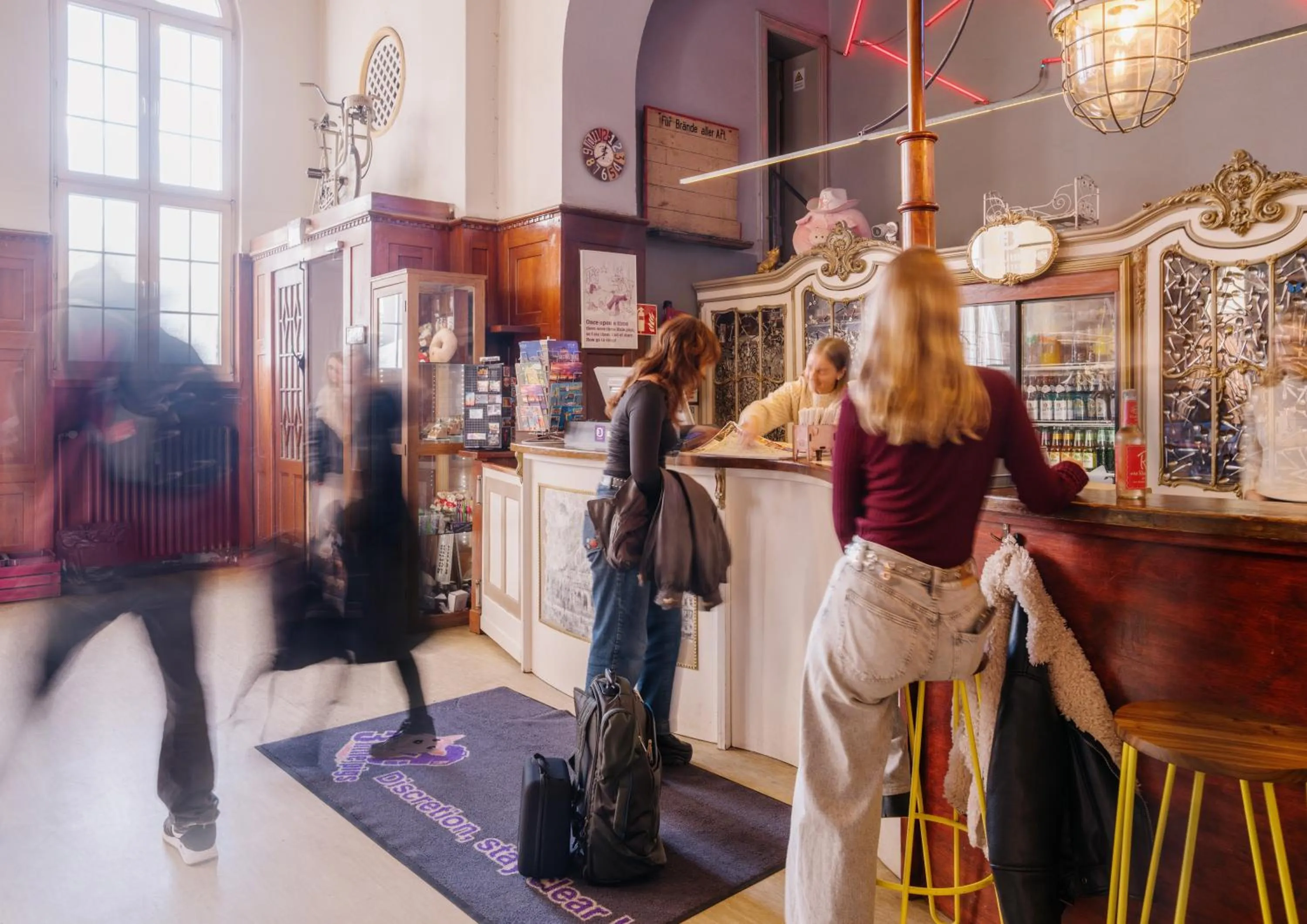 Property building in Three Little Pigs Hostel - Your Berlin Castle