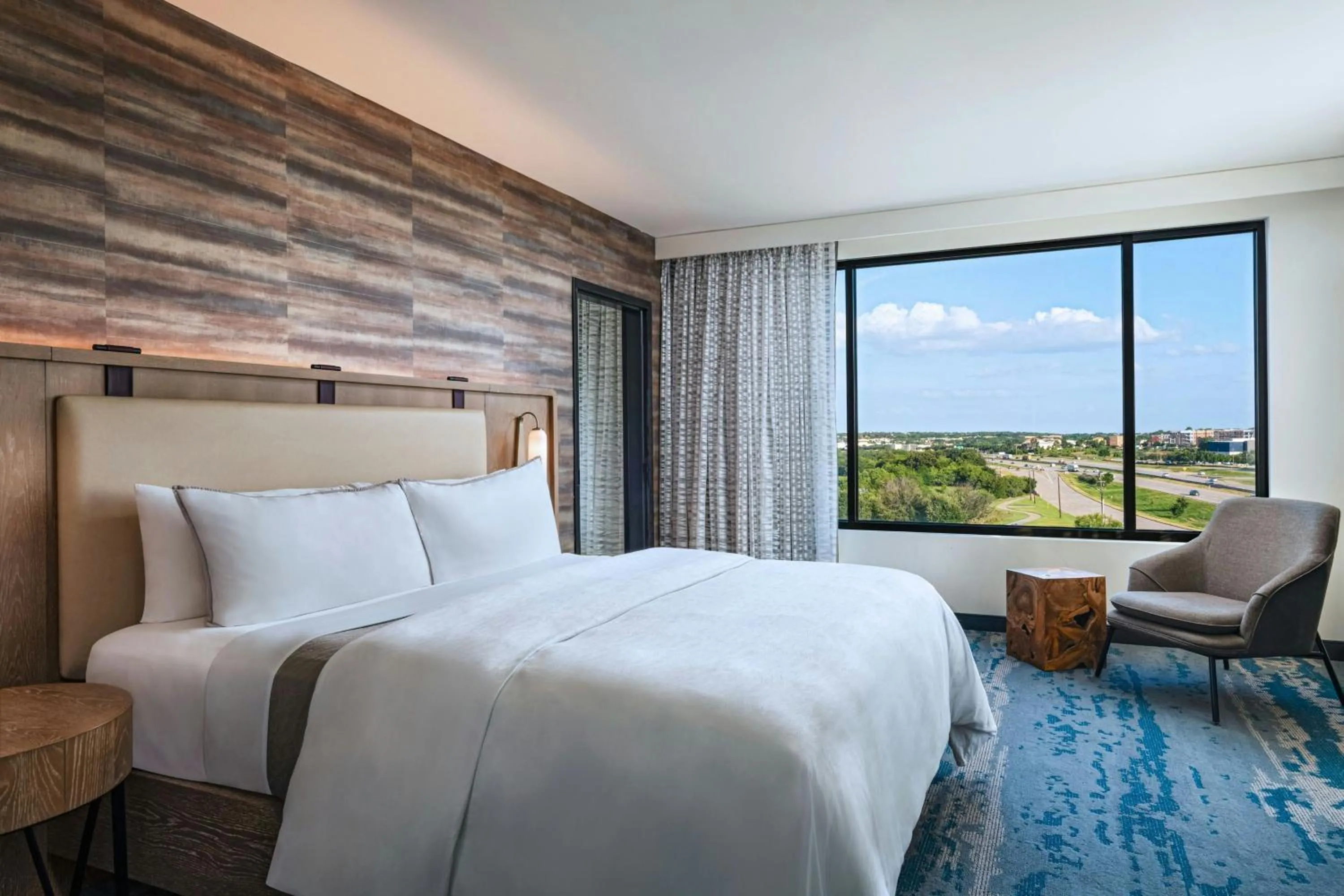 Bedroom, Bed in The Westin Dallas Southlake