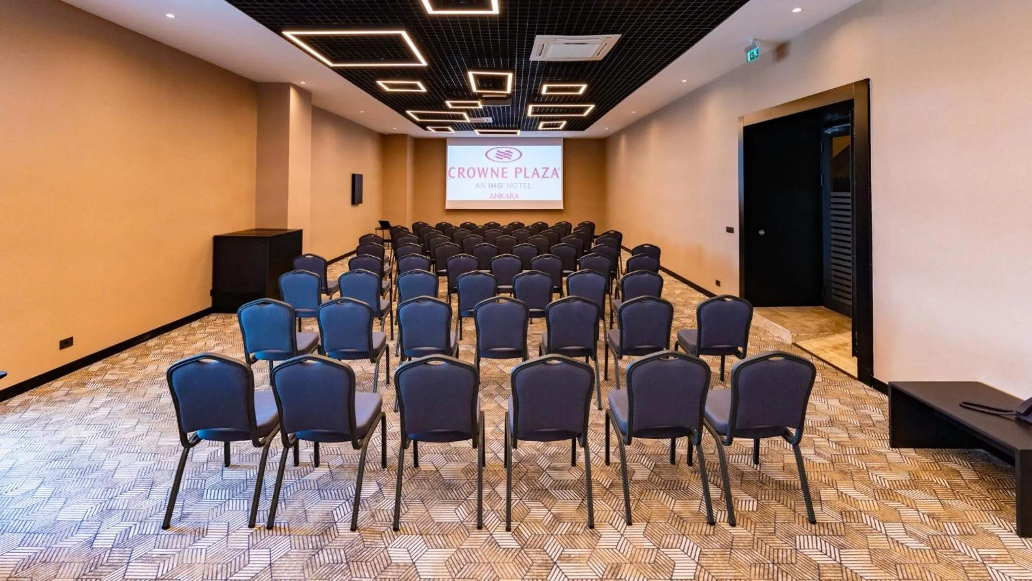 Meeting/conference room in Crowne Plaza Ankara by IHG