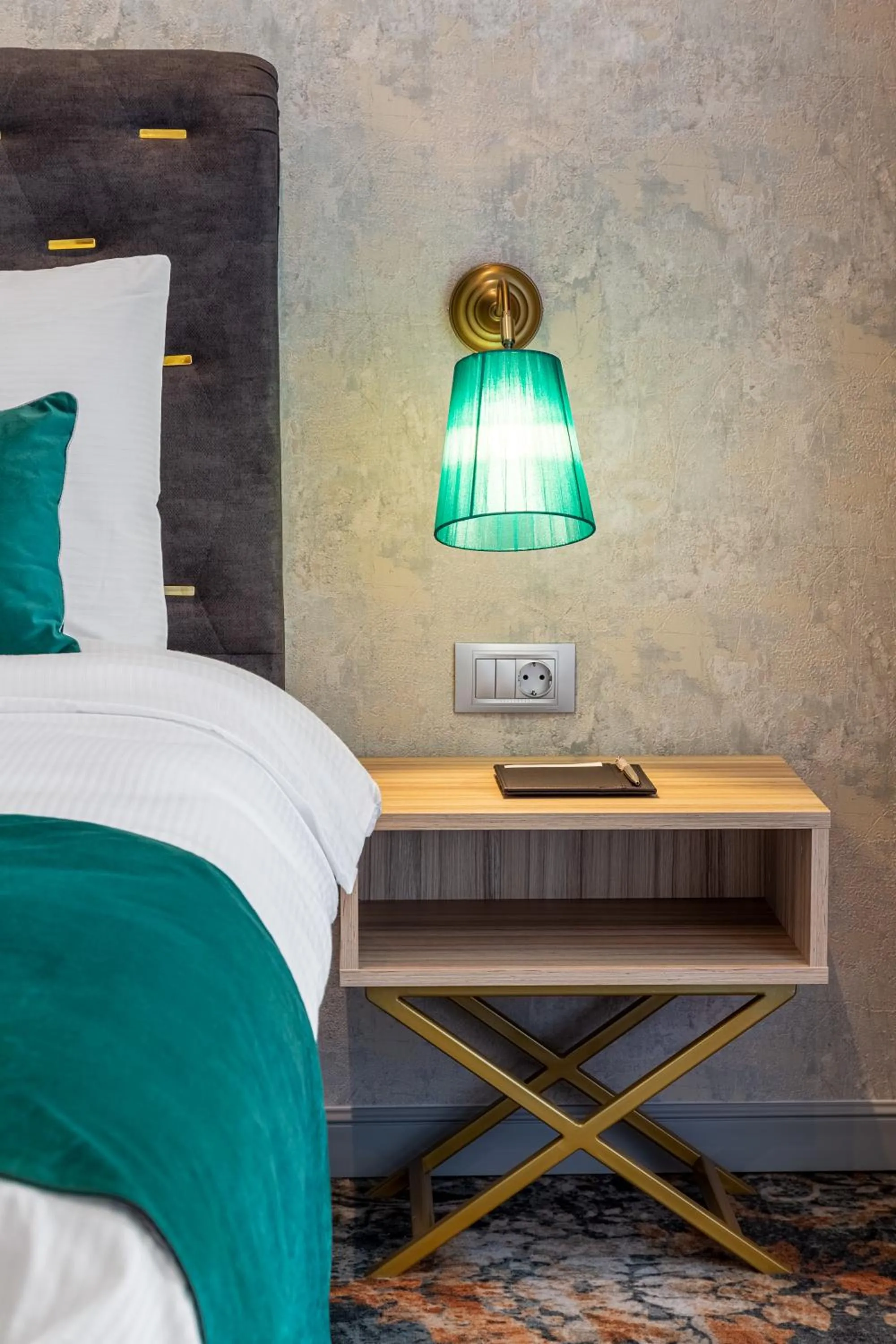 Bed in Tomis Garden Bucuresti