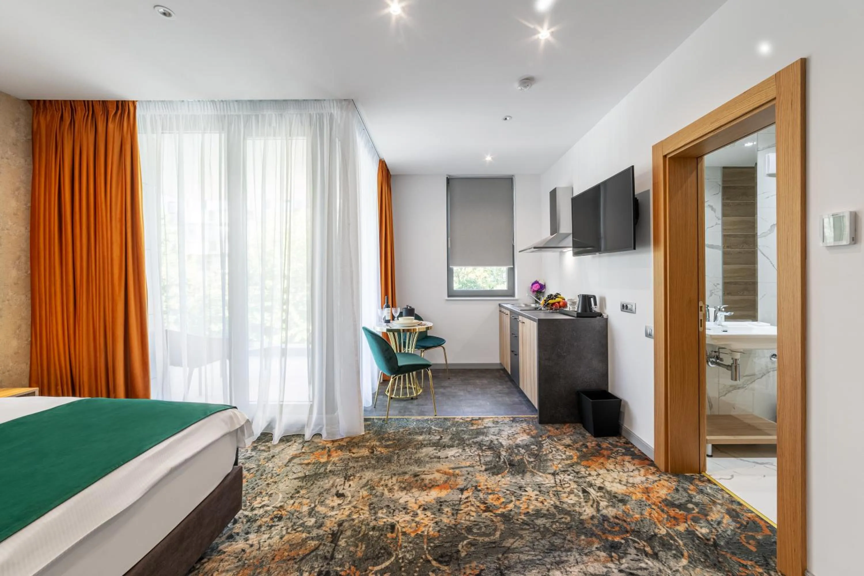 Bed in Tomis Garden Bucuresti