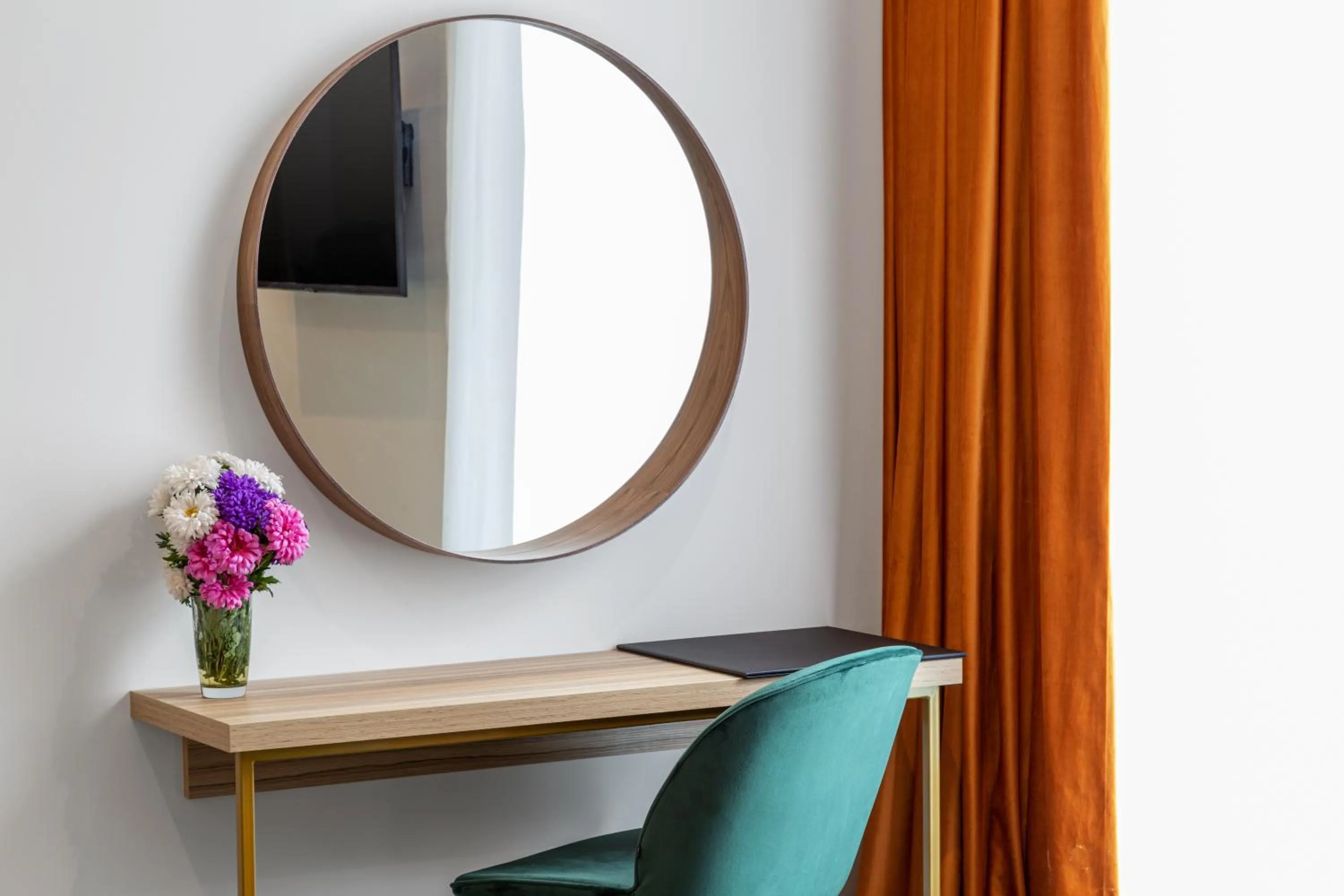 Seating area in Tomis Garden Bucuresti