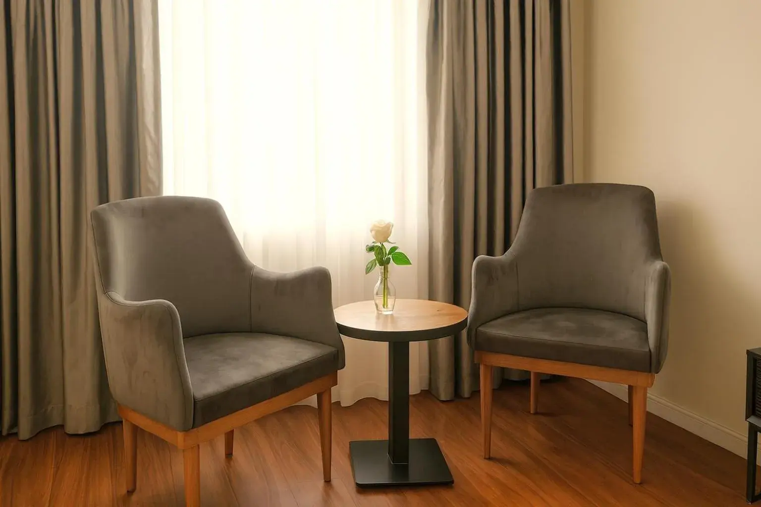 Living room in Best Western Izmir Hotel Living room in Best Western Izmir Hotel