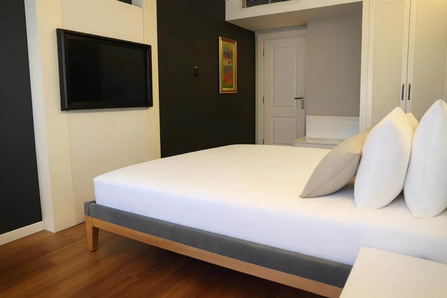 Bed in Best Western Izmir Hotel