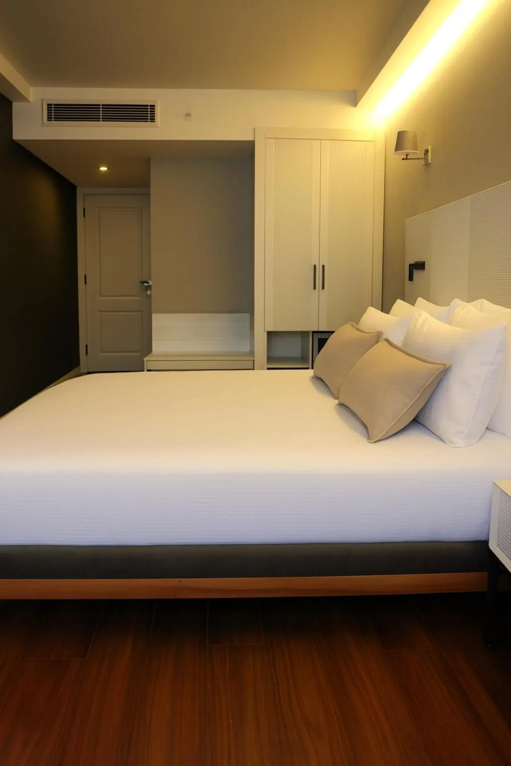 Bed in Best Western Izmir Hotel