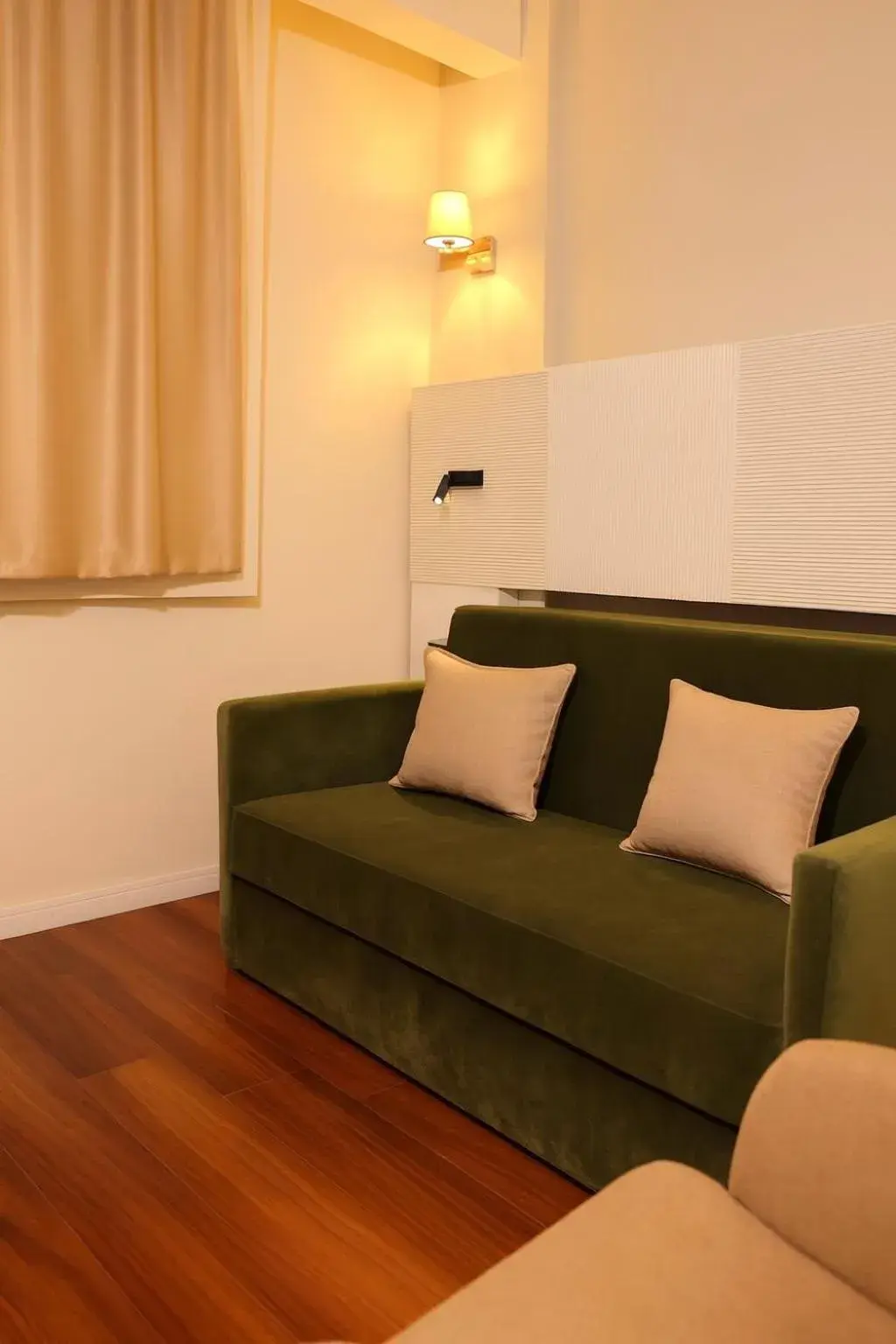 Living room in Best Western Izmir Hotel Living room in Best Western Izmir Hotel