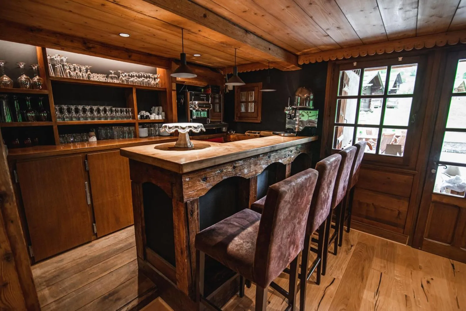 Lounge or bar in Les Chalets de la Serraz