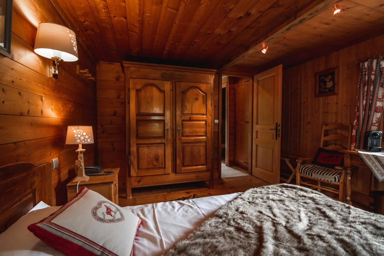 Bedroom, Bed in Les Chalets de la Serraz