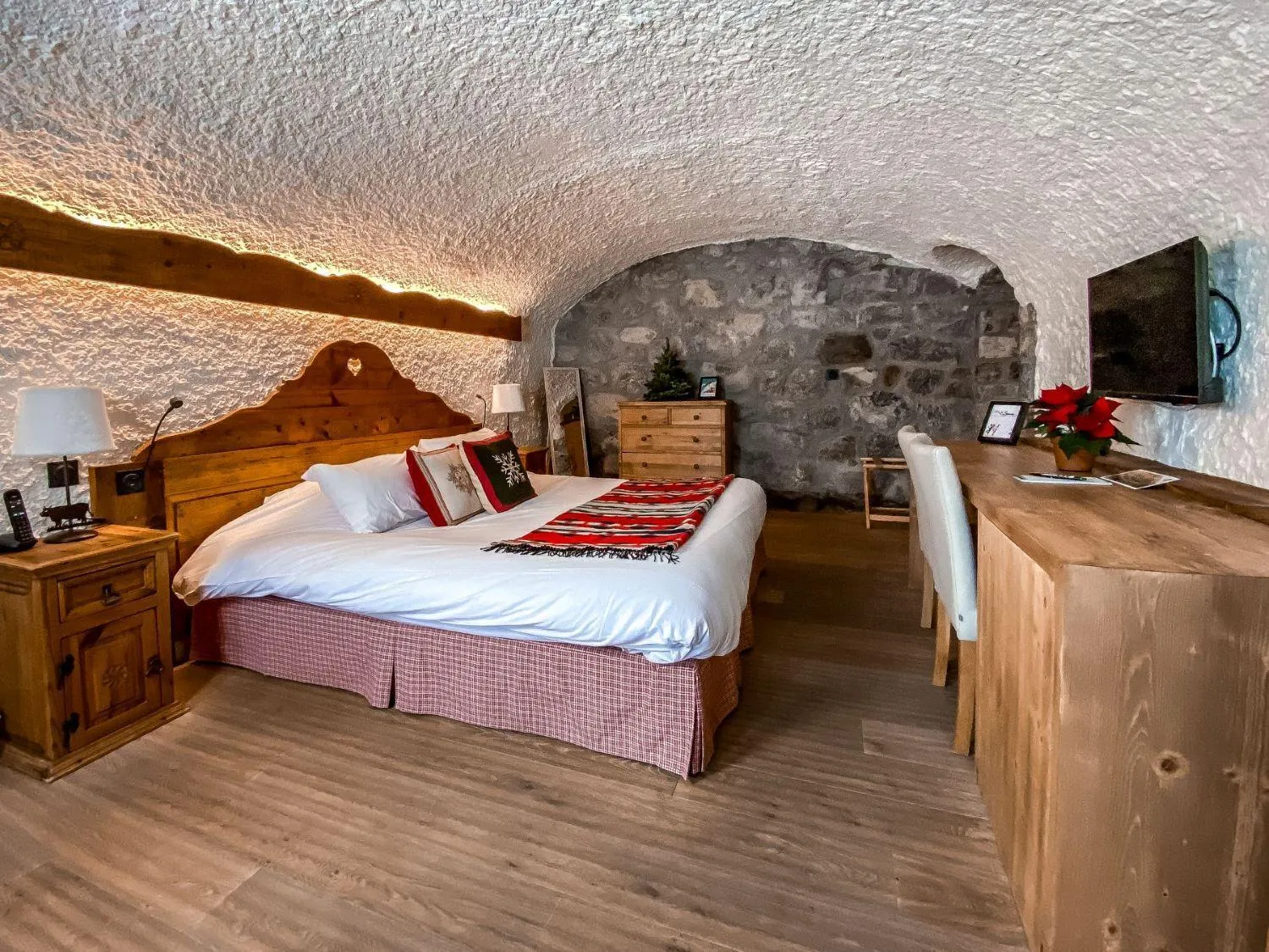 Bedroom, Bed in Les Chalets de la Serraz