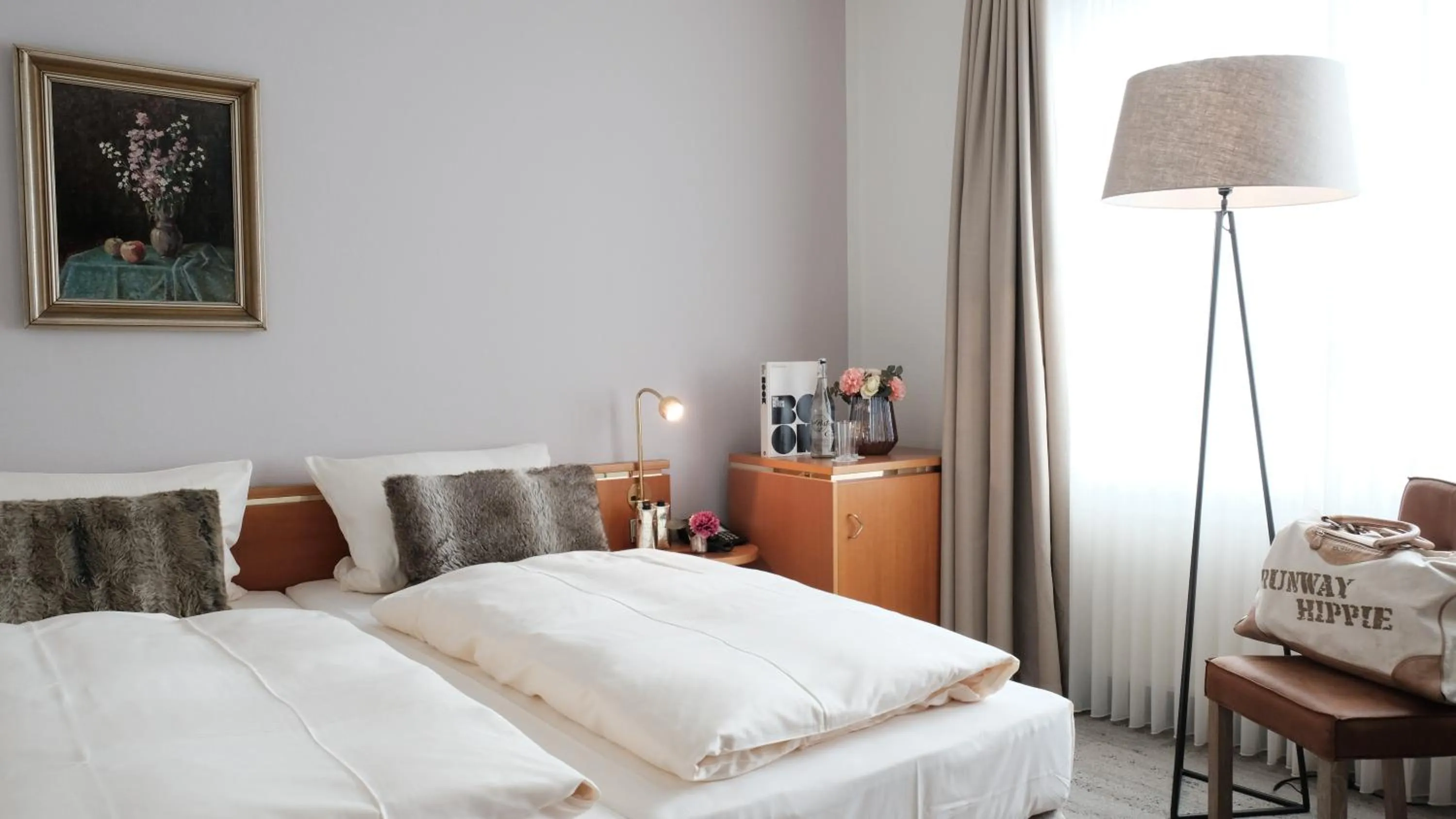 Photo of the whole room, Bed in Hotel Zur Post