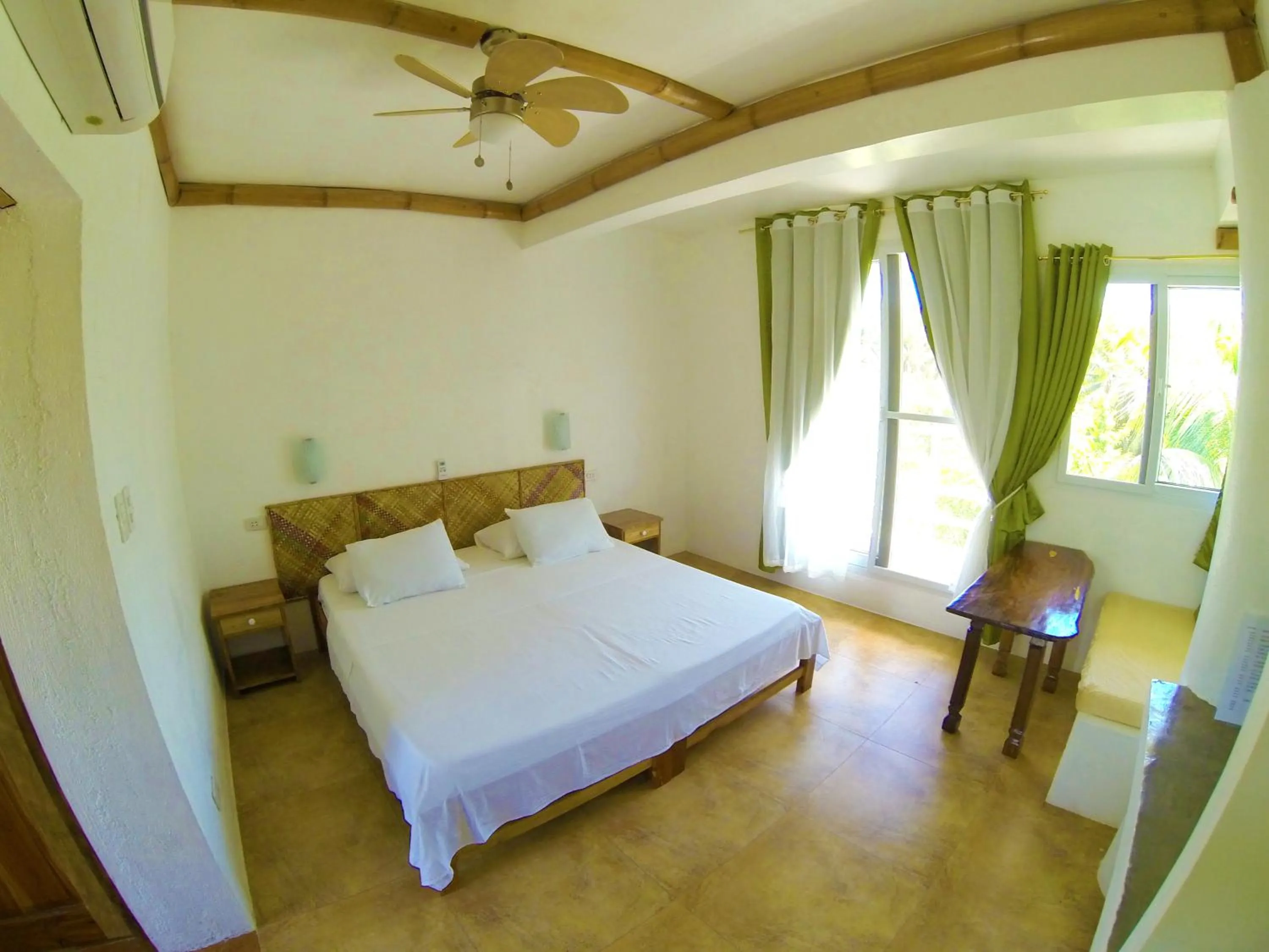 Bed in Lanterna Hotel Boracay