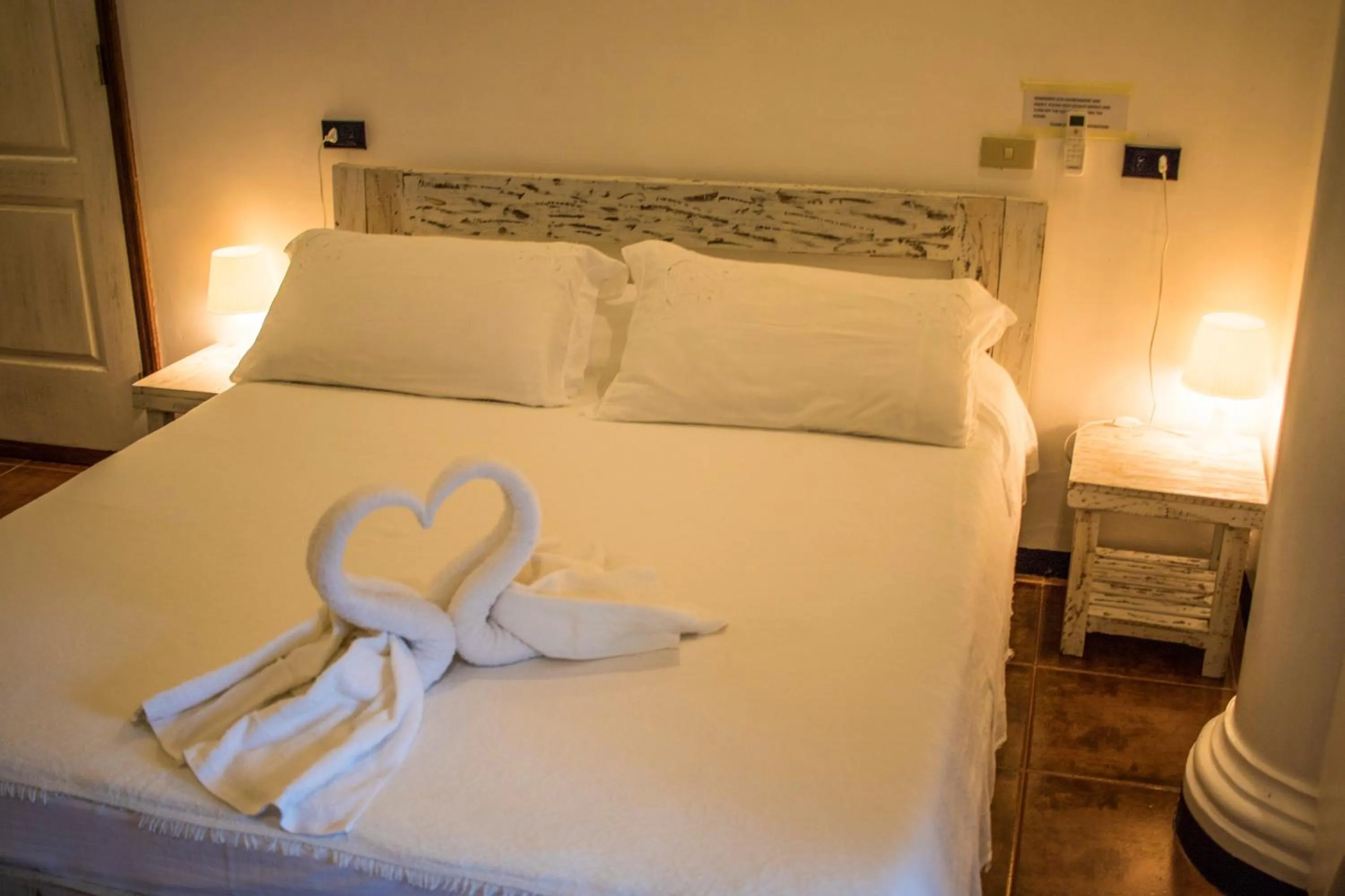 Bed in Lanterna Hotel Boracay