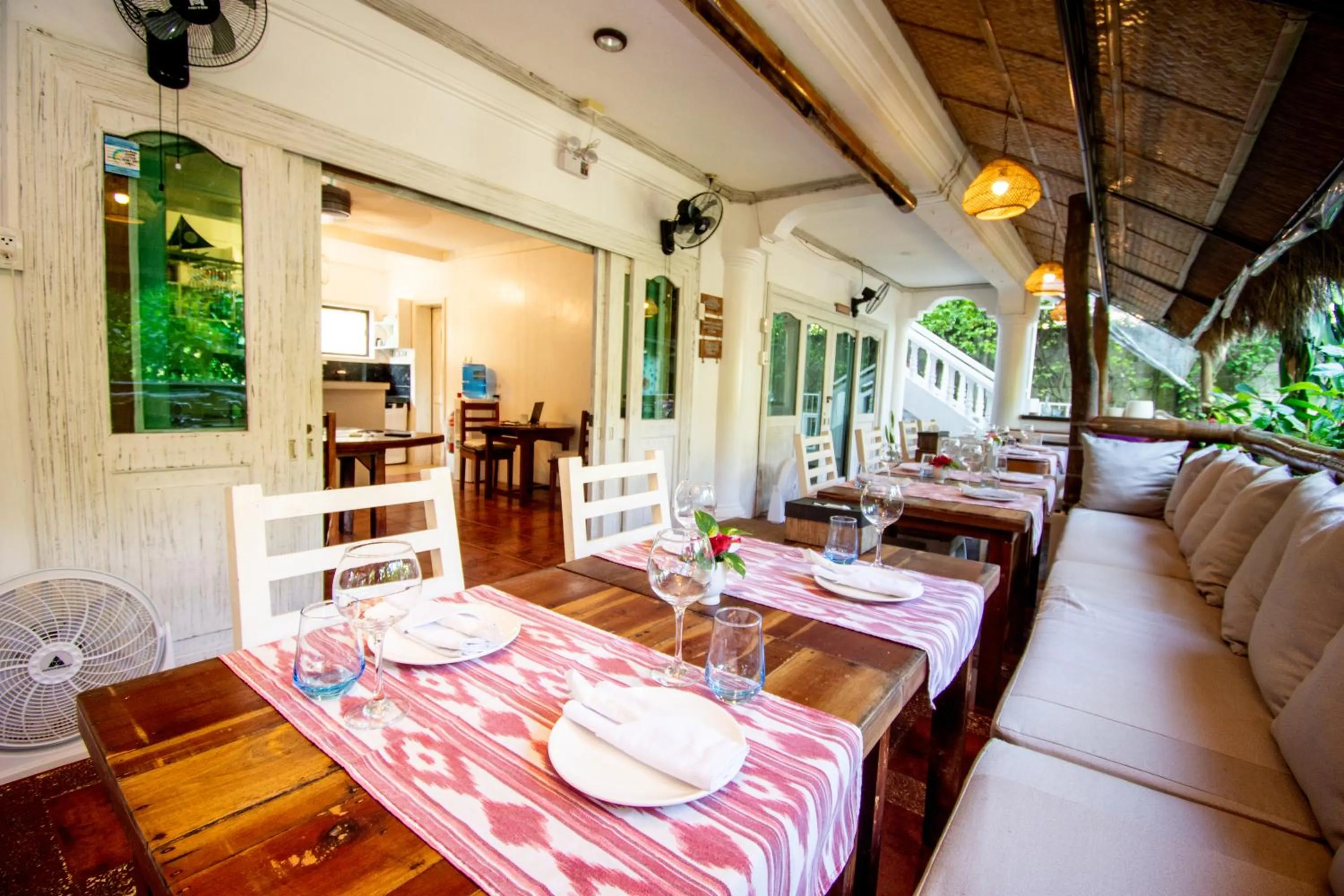 Restaurant/places to eat in Lanterna Hotel Boracay