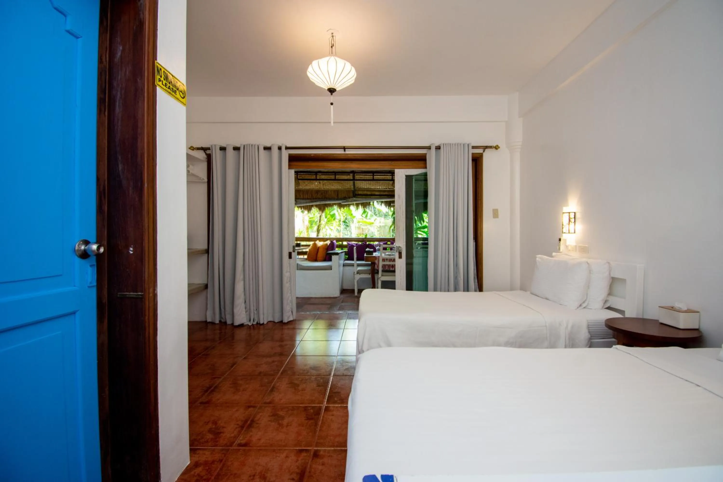 Facade/entrance, Bed in Lanterna Hotel Boracay