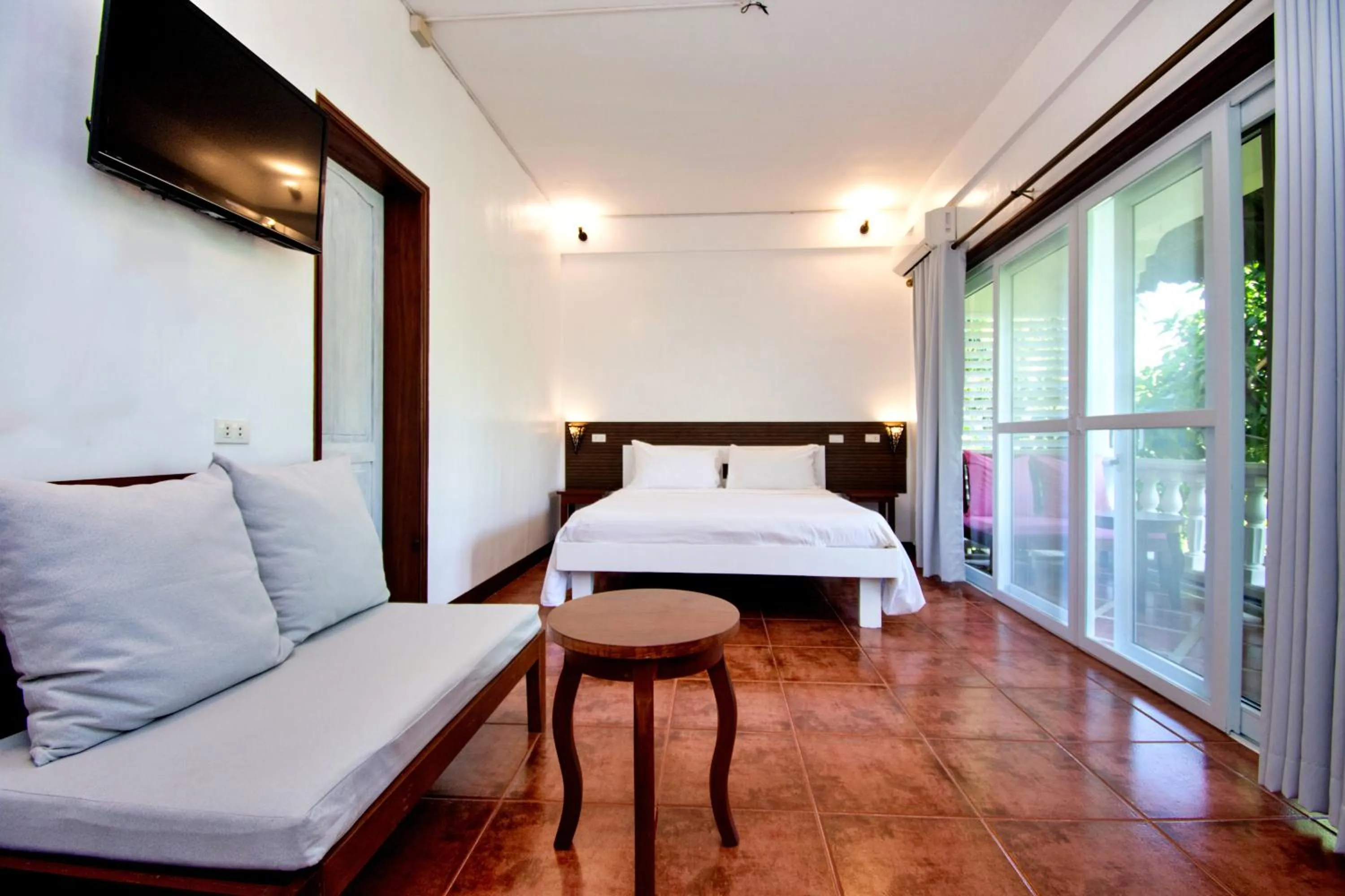 Bed in Lanterna Hotel Boracay