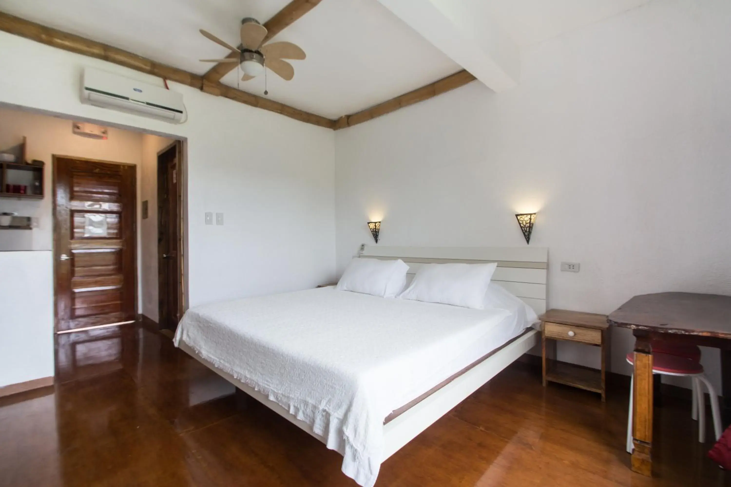 Bed in Lanterna Hotel Boracay Bed in Lanterna Hotel Boracay