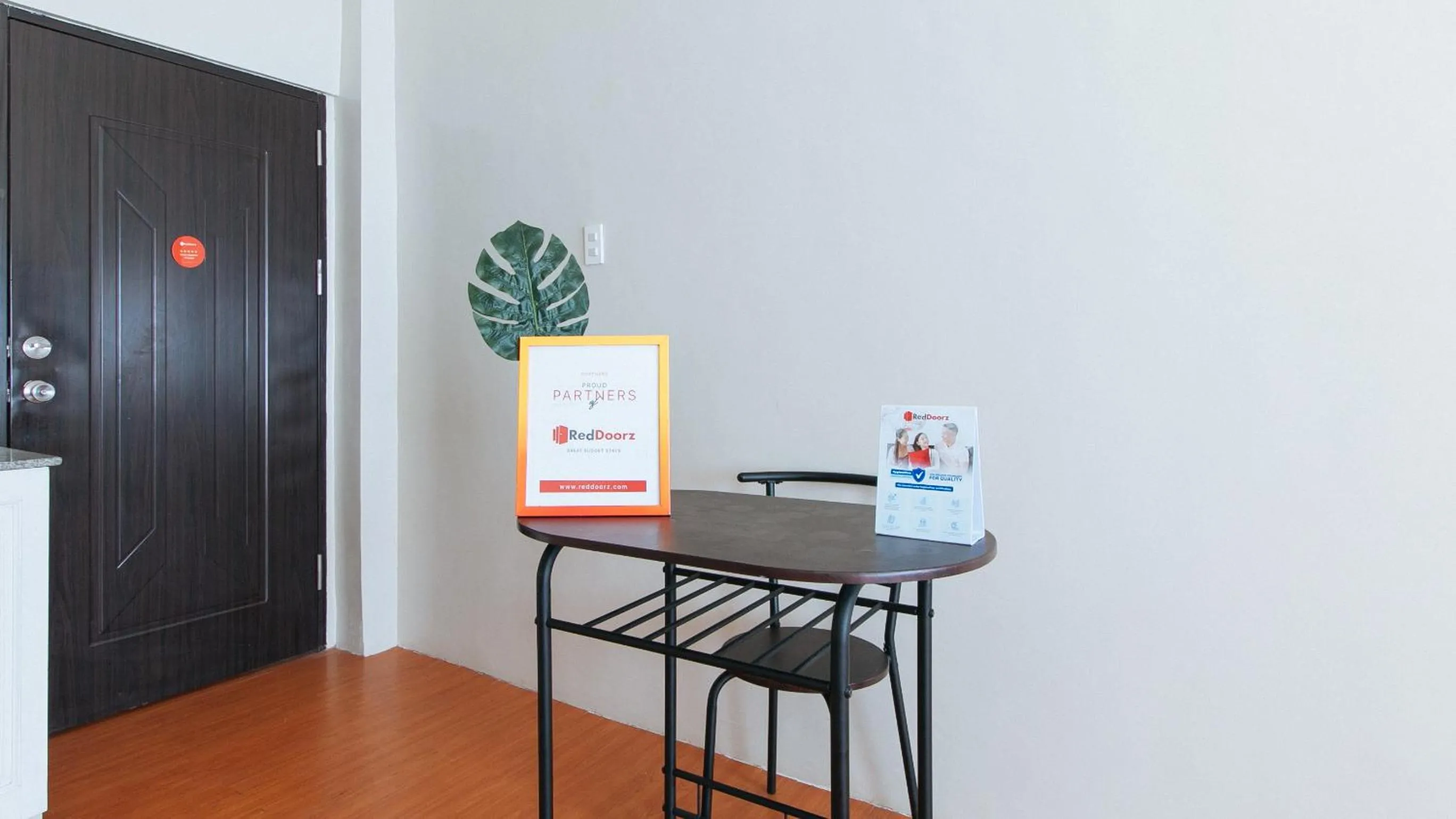 Lobby or reception in MBU Suites Bed n Breakfast RedPartner