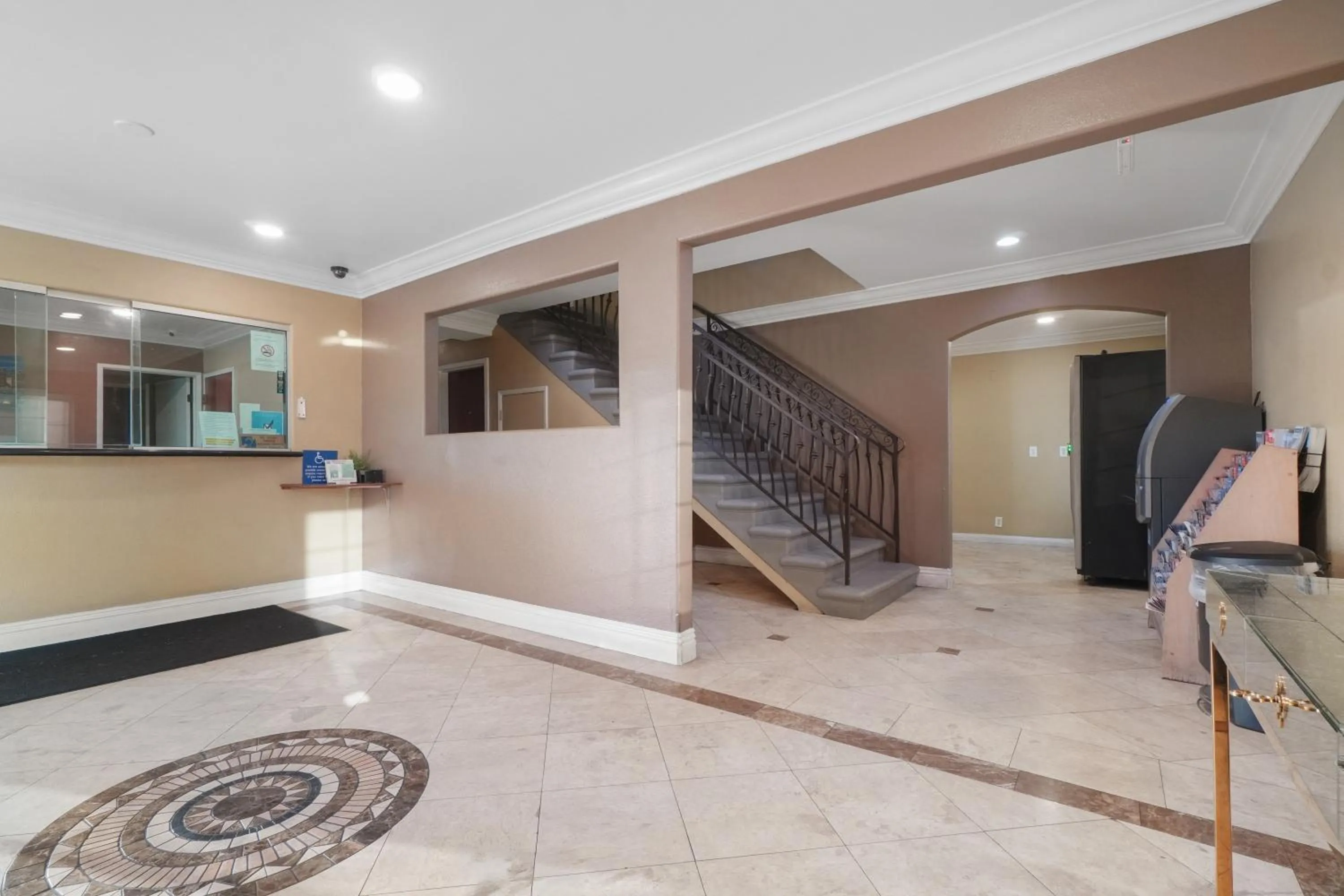 Property building in Santa Fe Inn Los Angeles