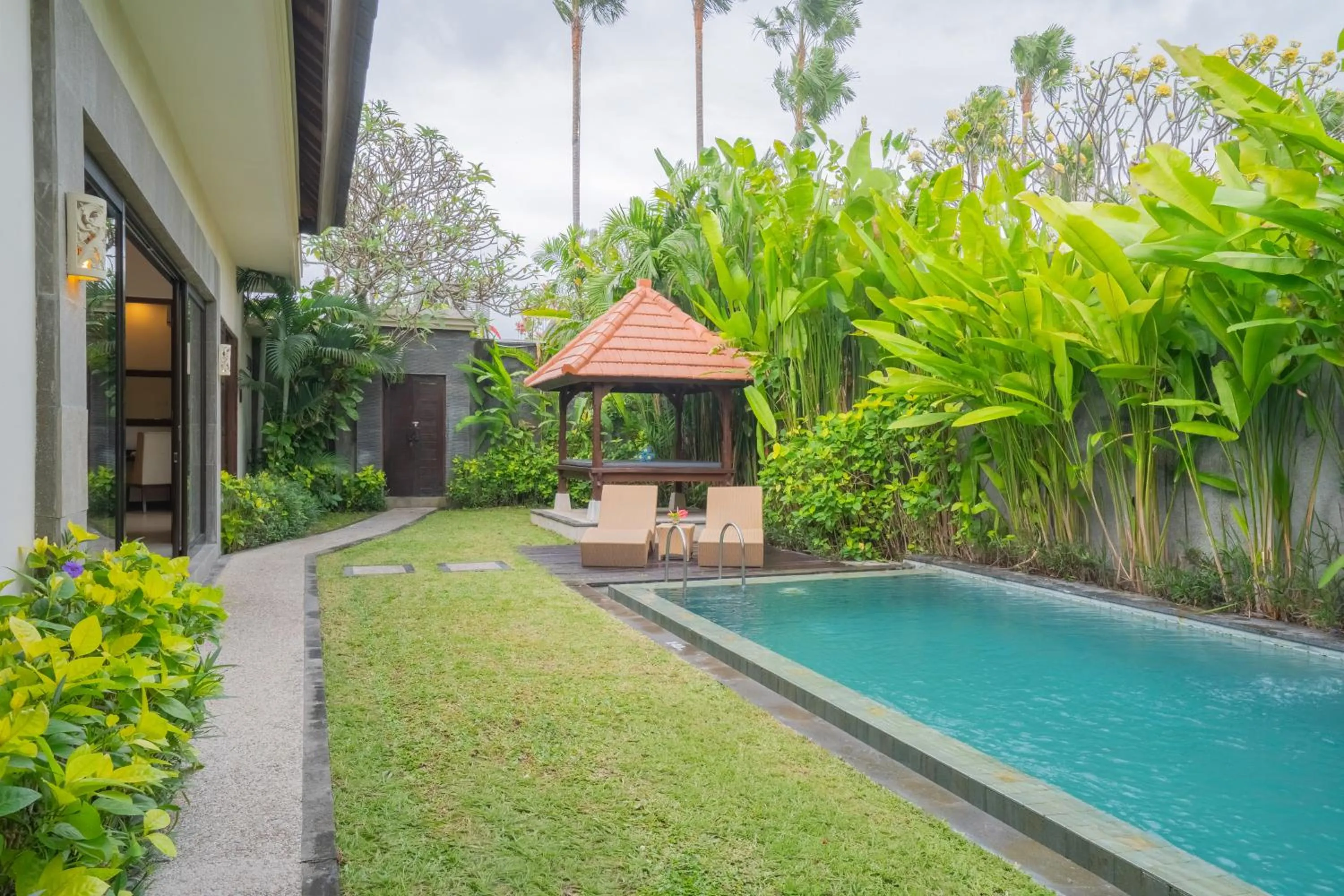 Garden in Swiss-Belvillas Umalas