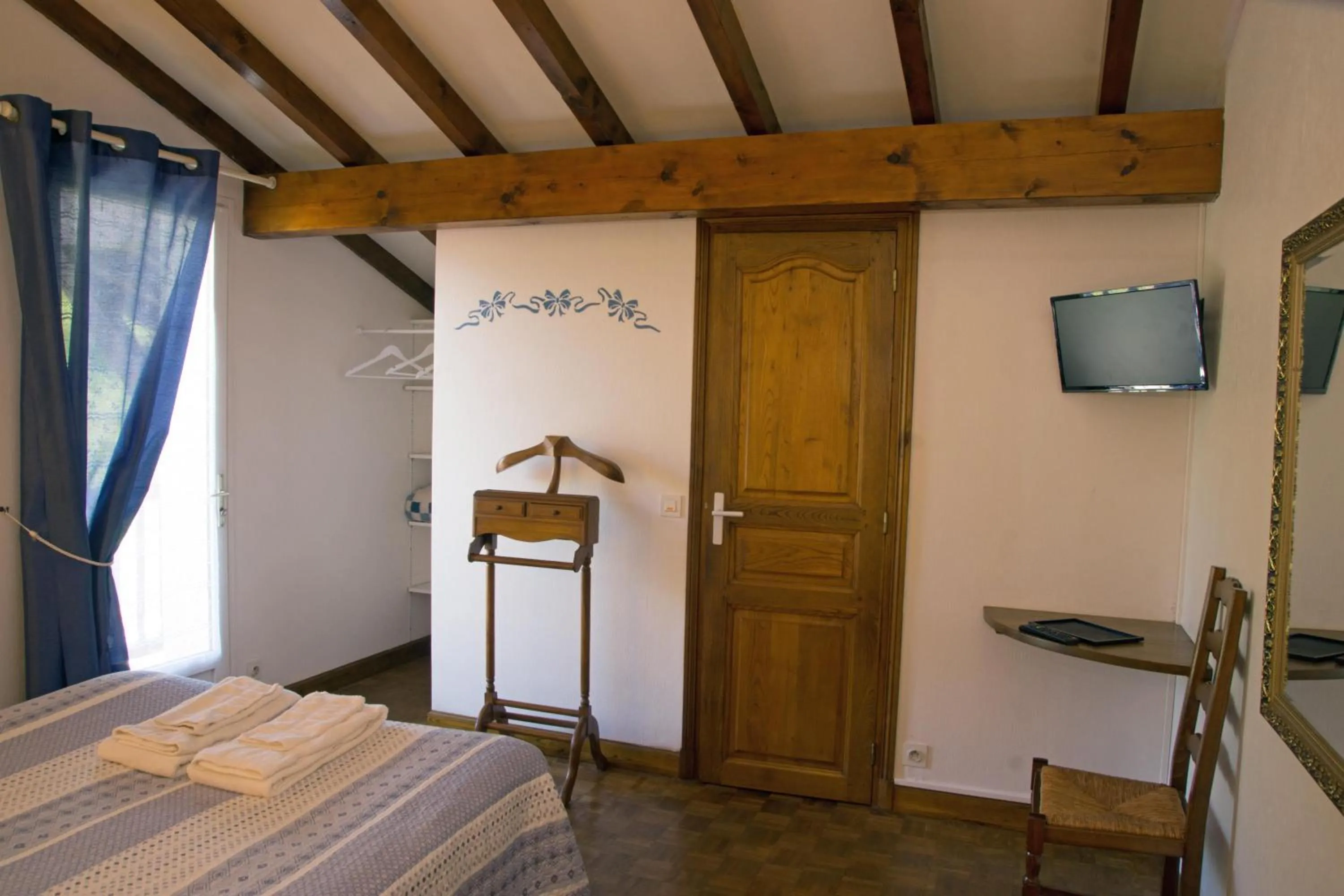 Decorative detail, Bed in Chambres d'Hôtes Garicoitz