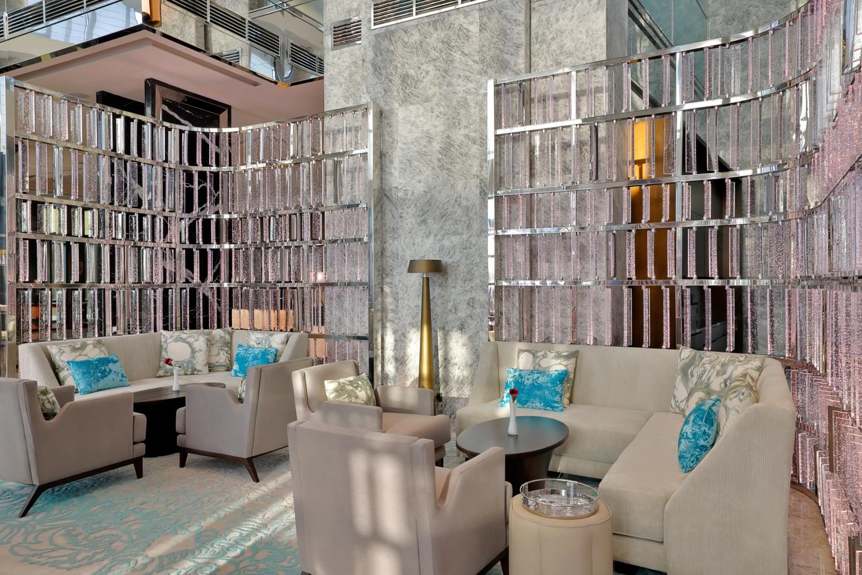 Lounge or bar in Shangri-La Jeddah