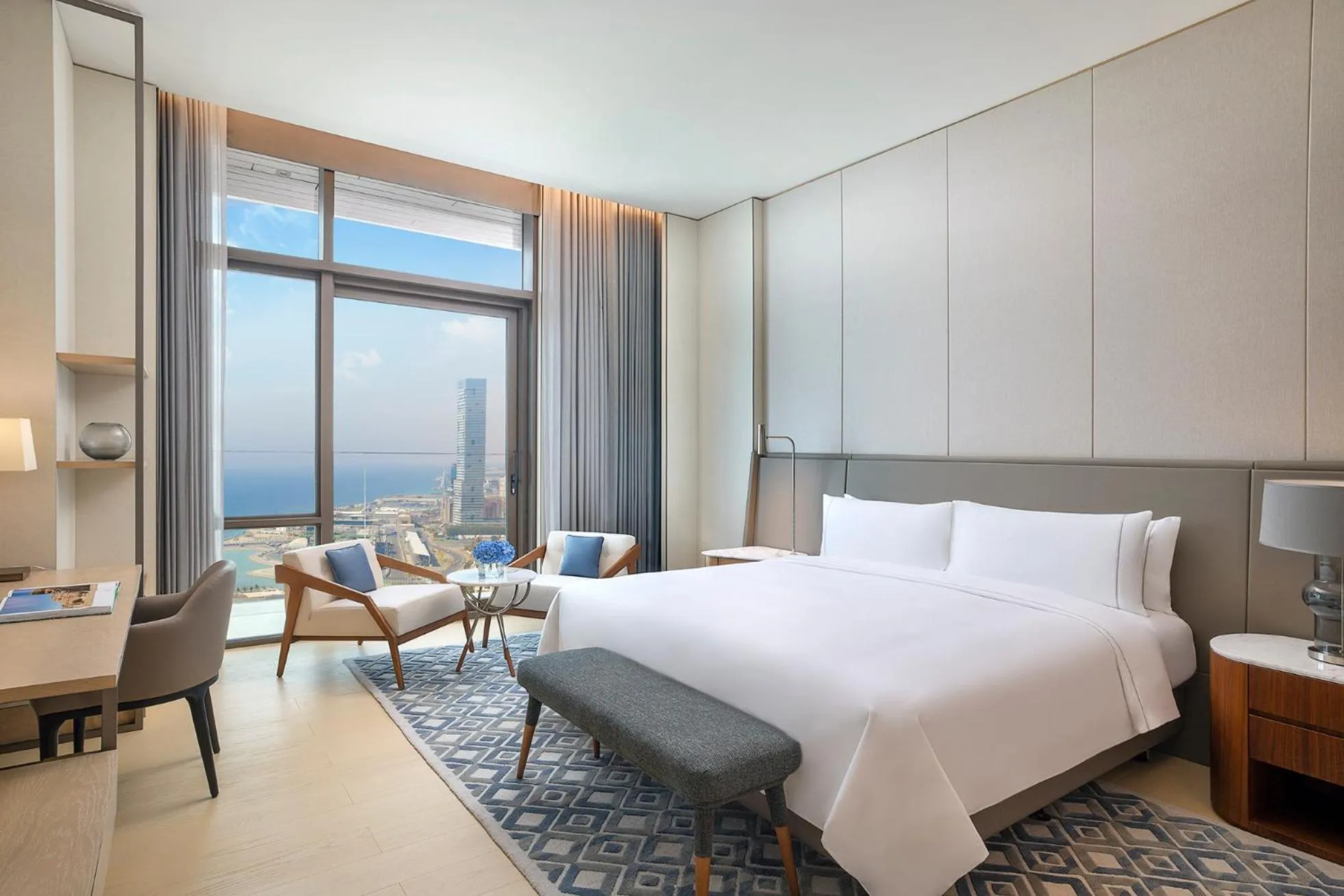 Bedroom, Bed in Shangri-La Jeddah