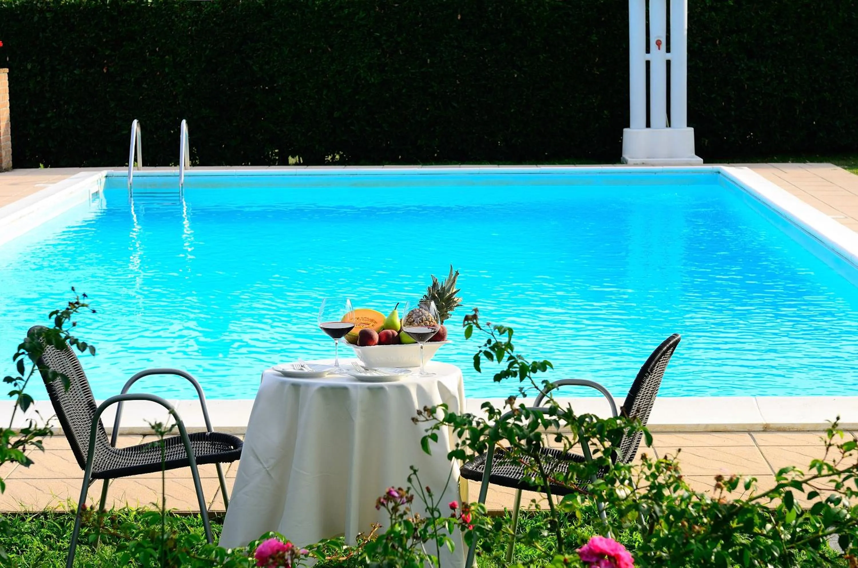 Swimming pool in Borgo Mandoleto - Country Resort & Spa