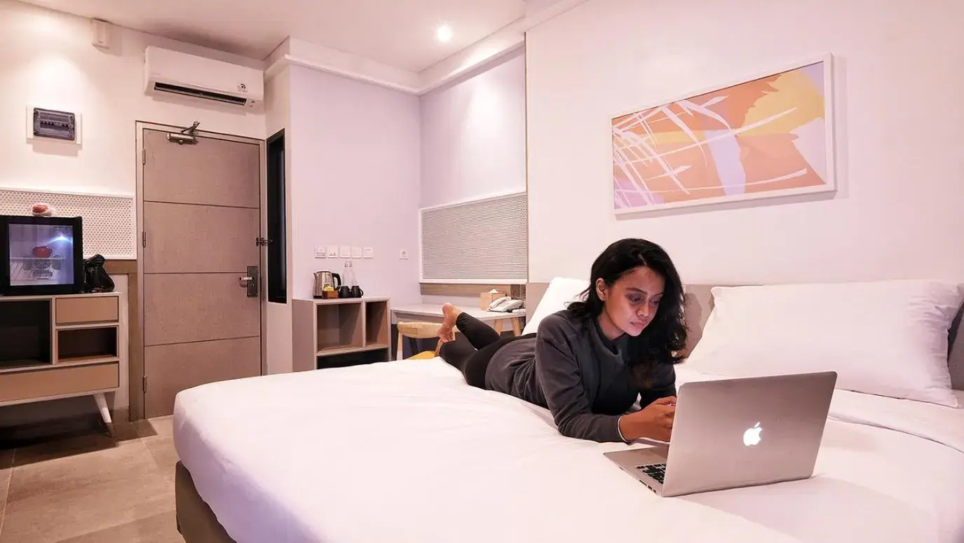 People, Bed in Joylive BSD City People, Bed in Joylive BSD City