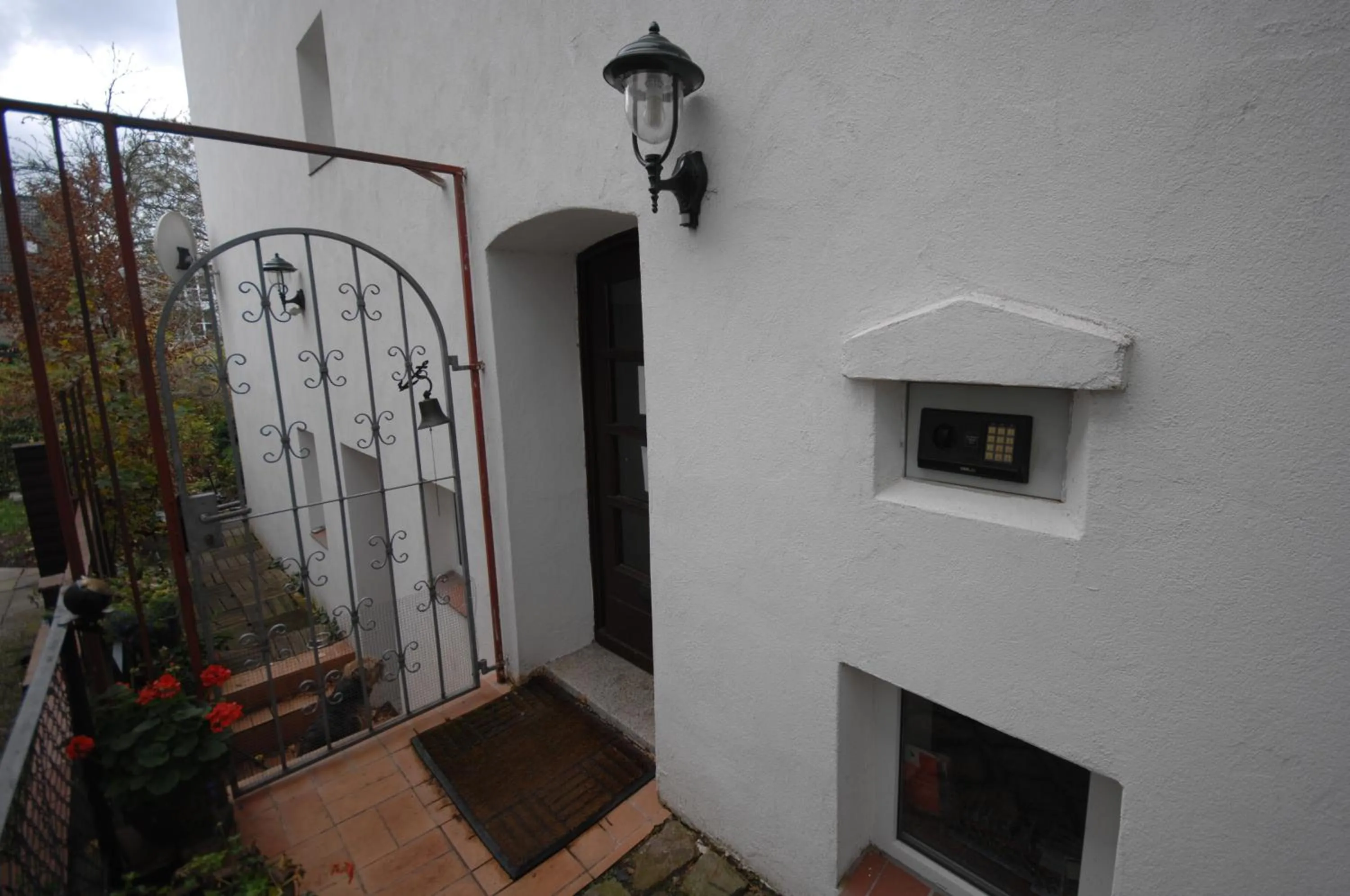 Facade/entrance in Airportgästehaus Bremen