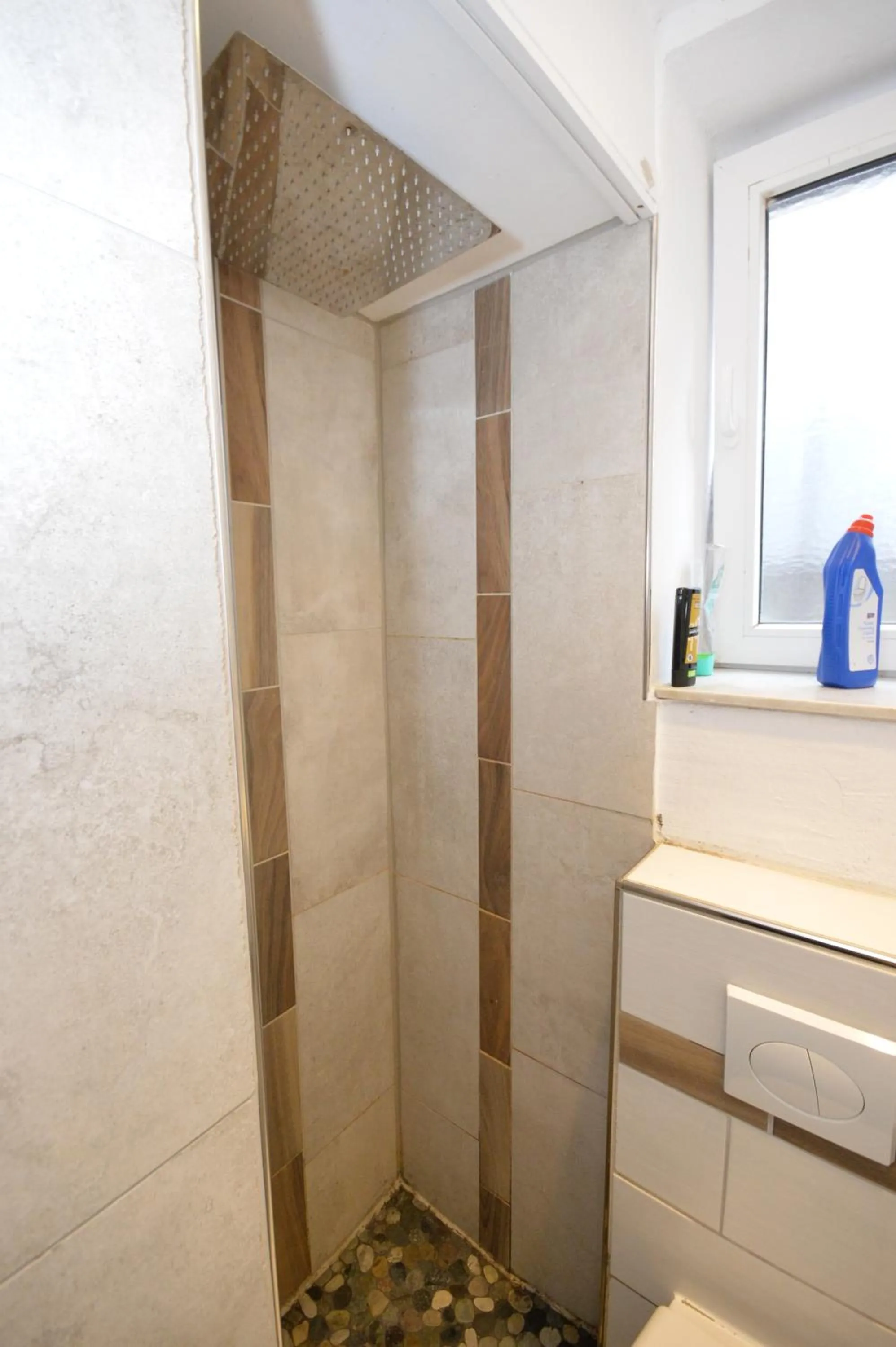 Shower in Airportgästehaus Bremen