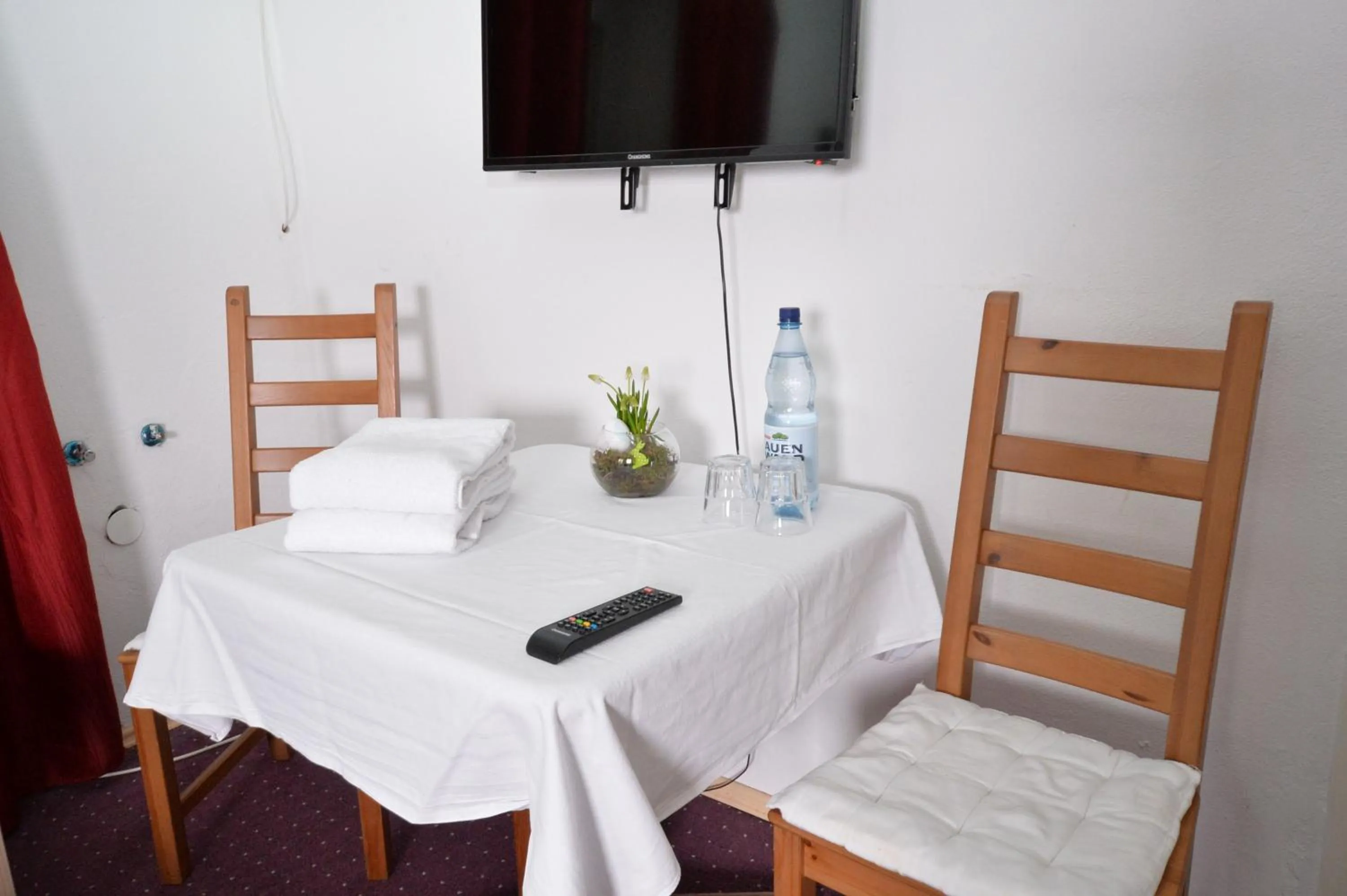 TV and multimedia, Bed in Airportgästehaus Bremen