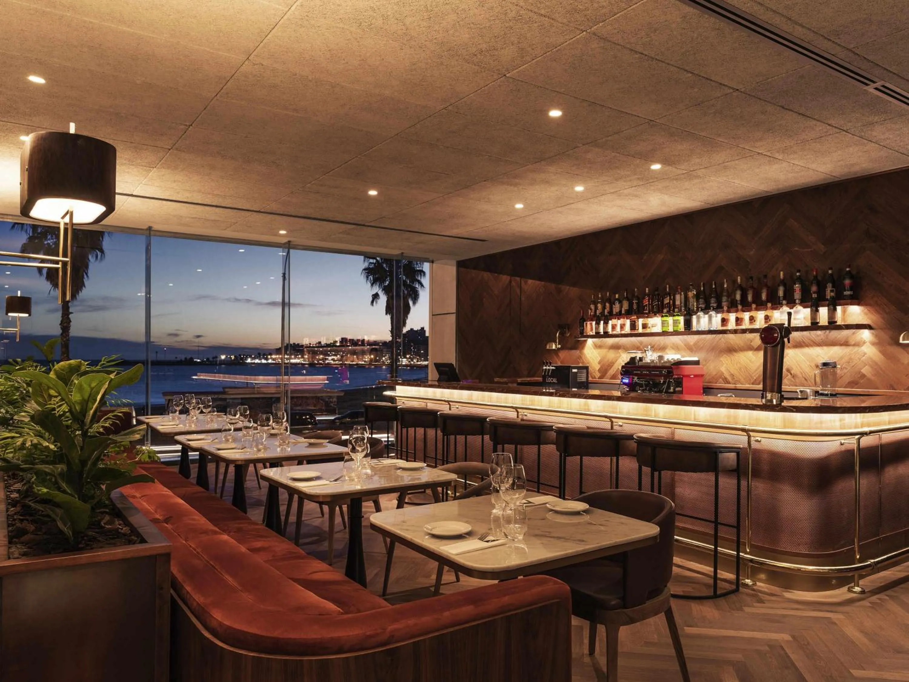 Restaurant/places to eat in Costanero Hotel Montevideo - MGallery Collection