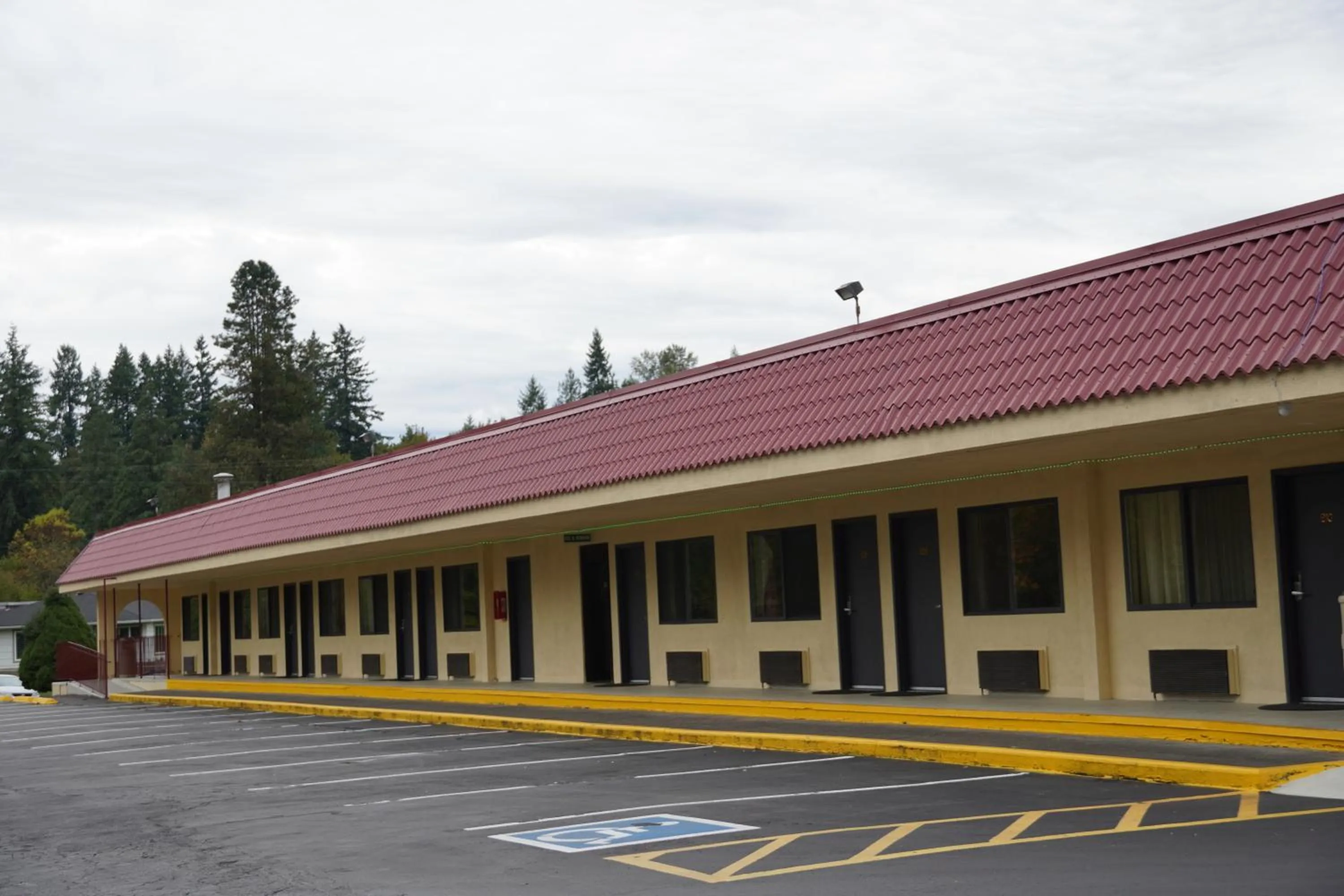 Property building in Timberland Inn & Suites