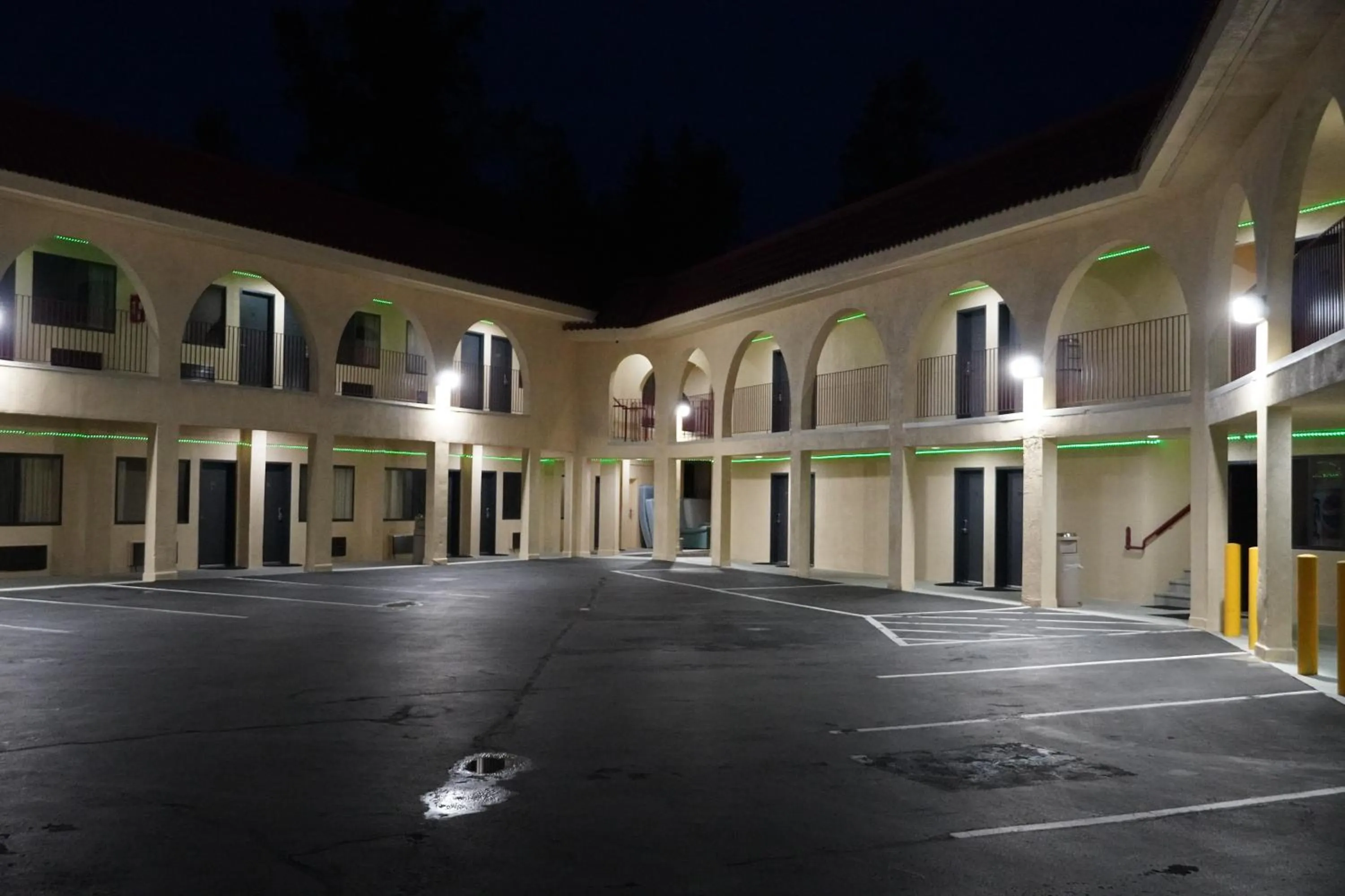 Night in Timberland Inn & Suites