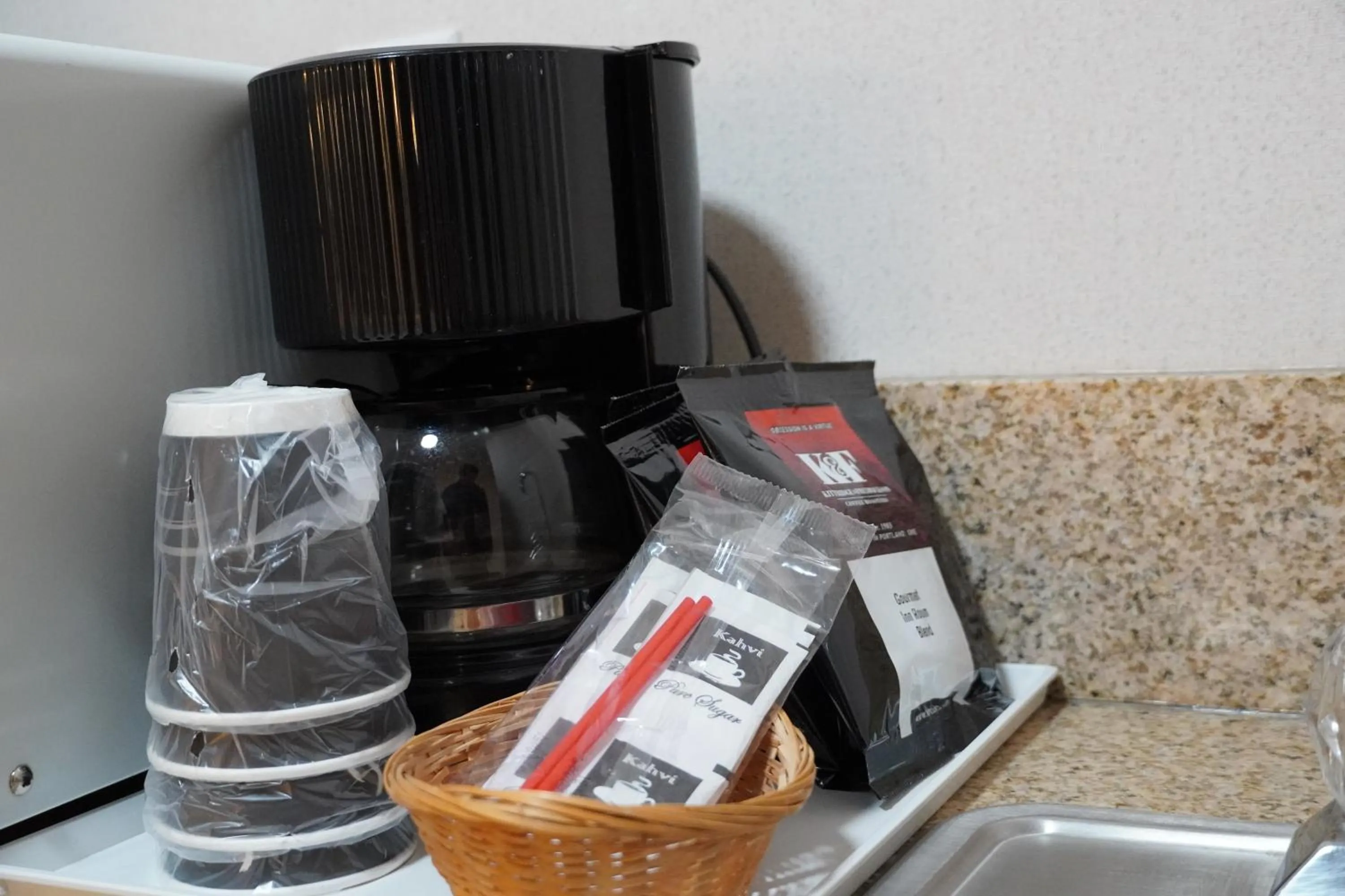 Coffee/tea facilities in Timberland Inn & Suites