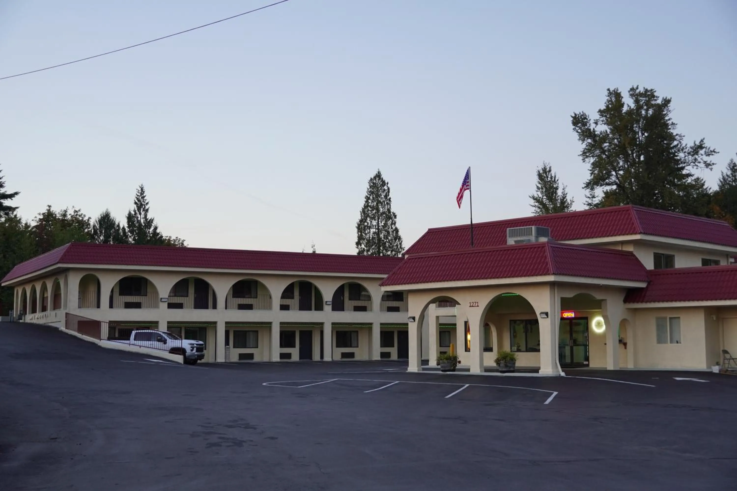 Property building in Timberland Inn & Suites
