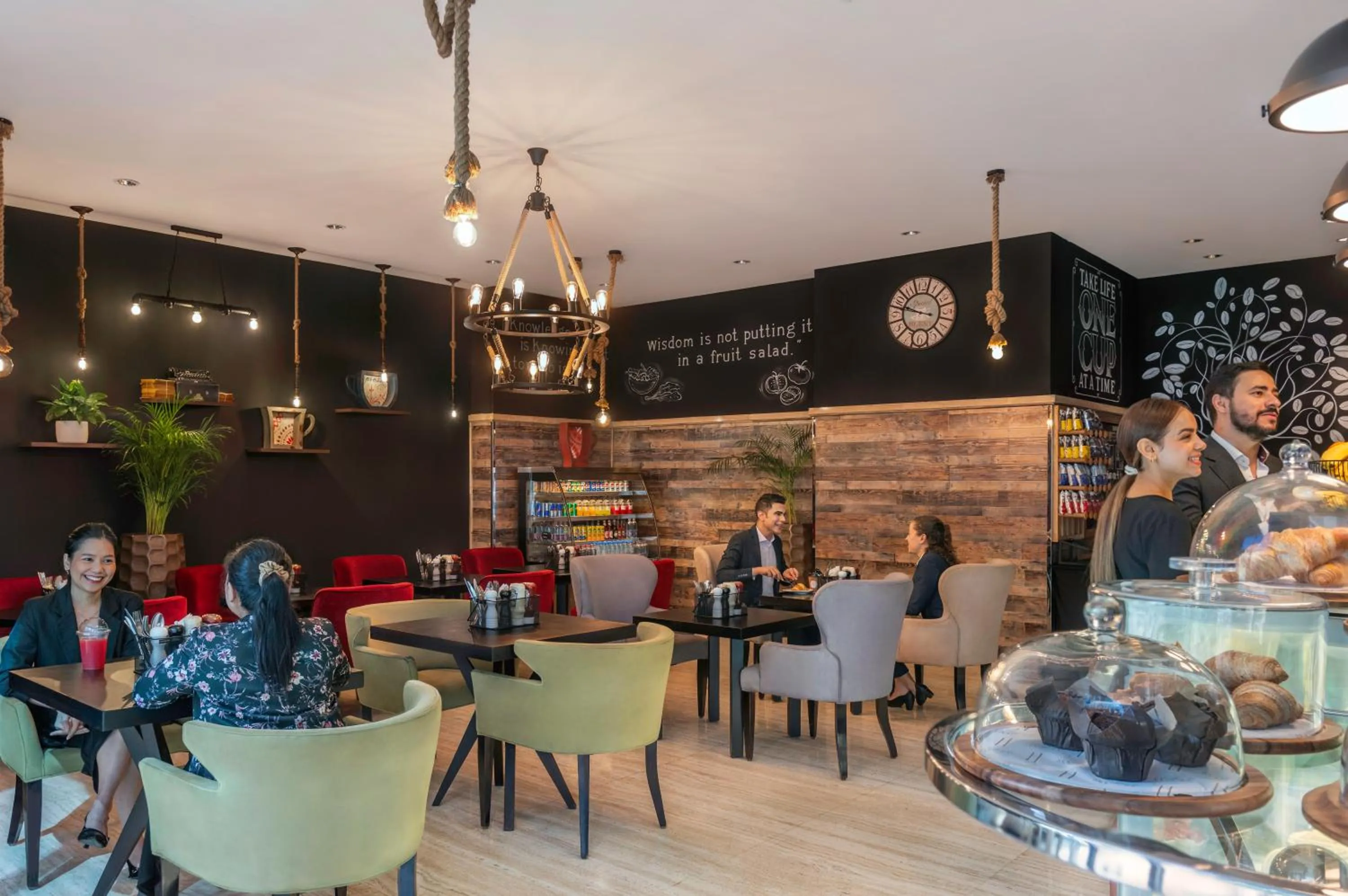 Restaurant/places to eat in The H Dubai