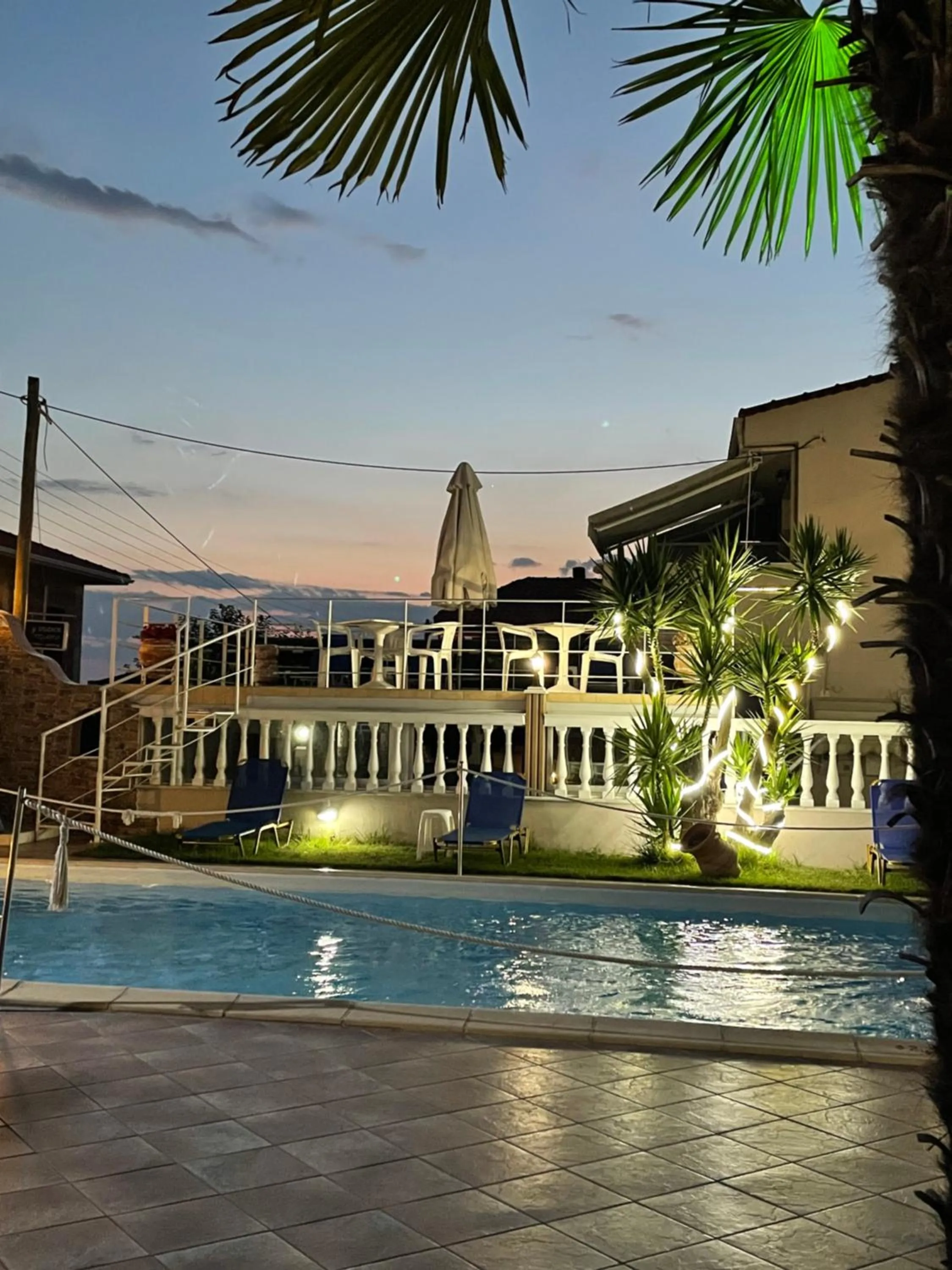 Swimming pool in Villa Mary 1 & fresh!