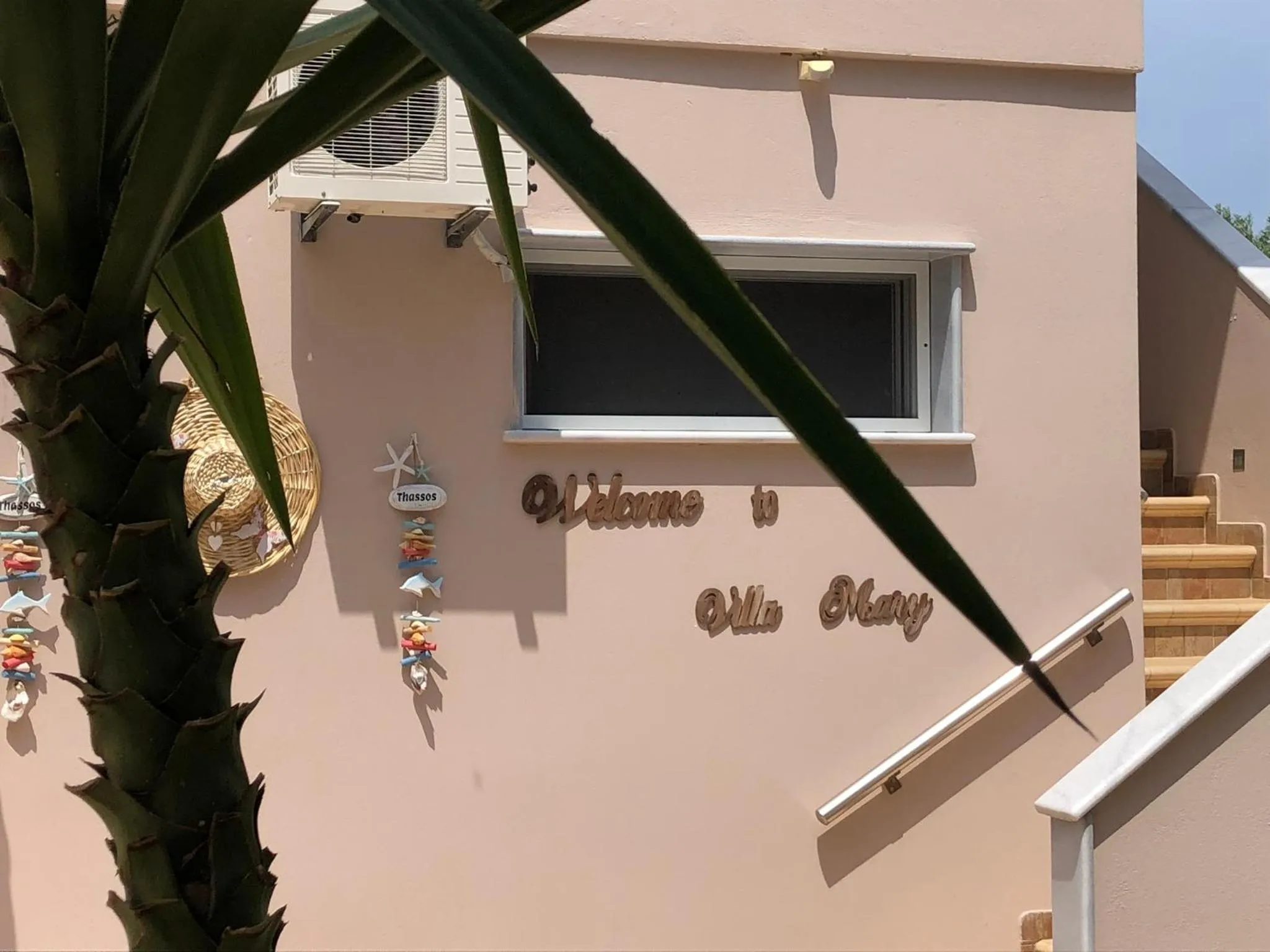 Logo/Certificate/Sign in Villa Mary 1 & fresh!