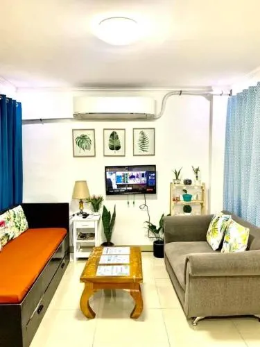 Cozy Central - Near arca south signal taguig