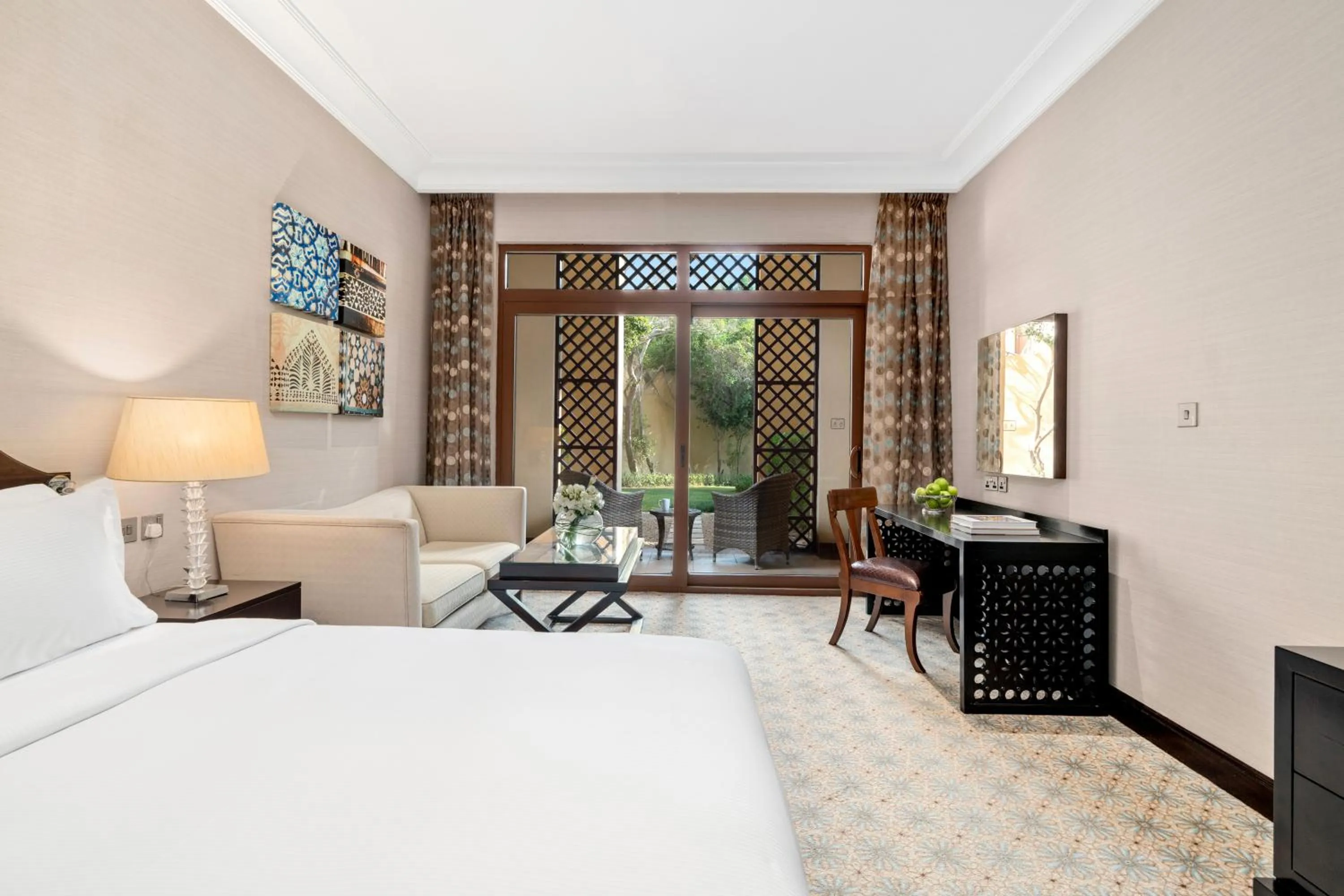 Bedroom, Bed in Hilton Ras Al Khaimah Beach Resort