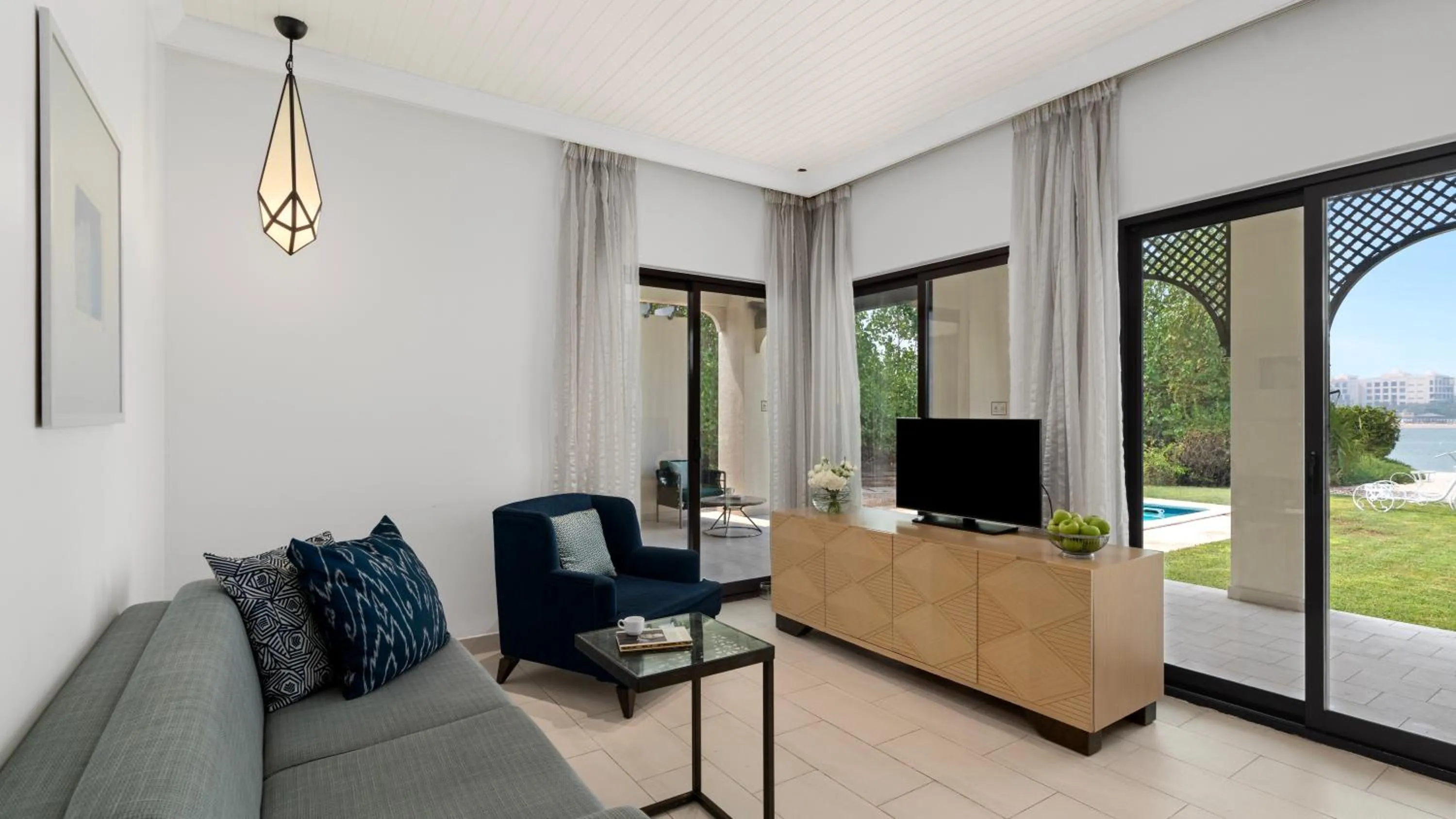 Living room in Hilton Ras Al Khaimah Beach Resort