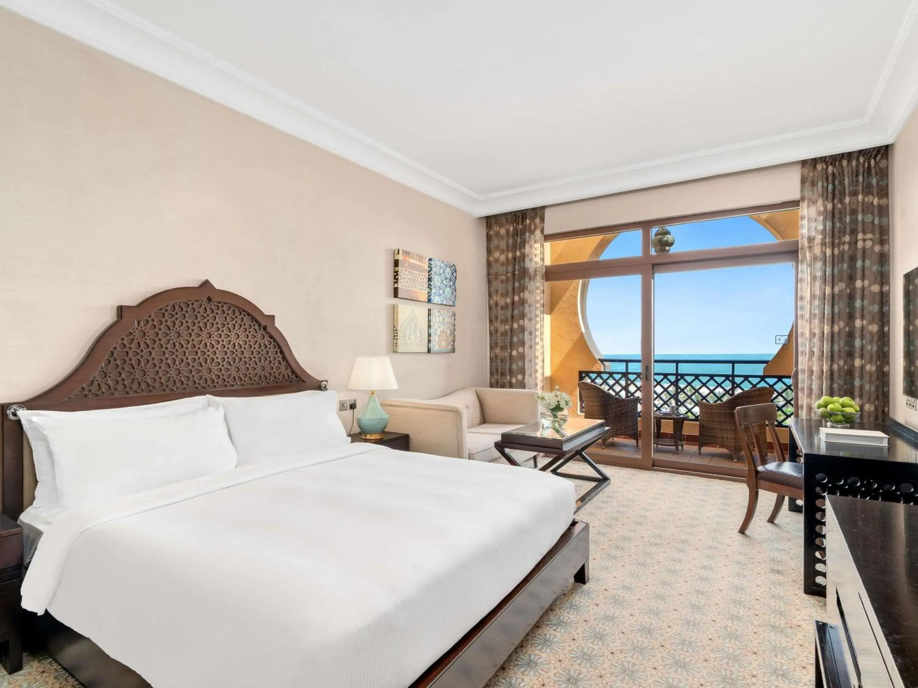 Bedroom, Bed in Rixos Al Mairid Ras Al Khaimah - Ultra All Inclusive Bedroom, Bed in Rixos Al Mairid Ras Al Khaimah - Ultra All Inclusive