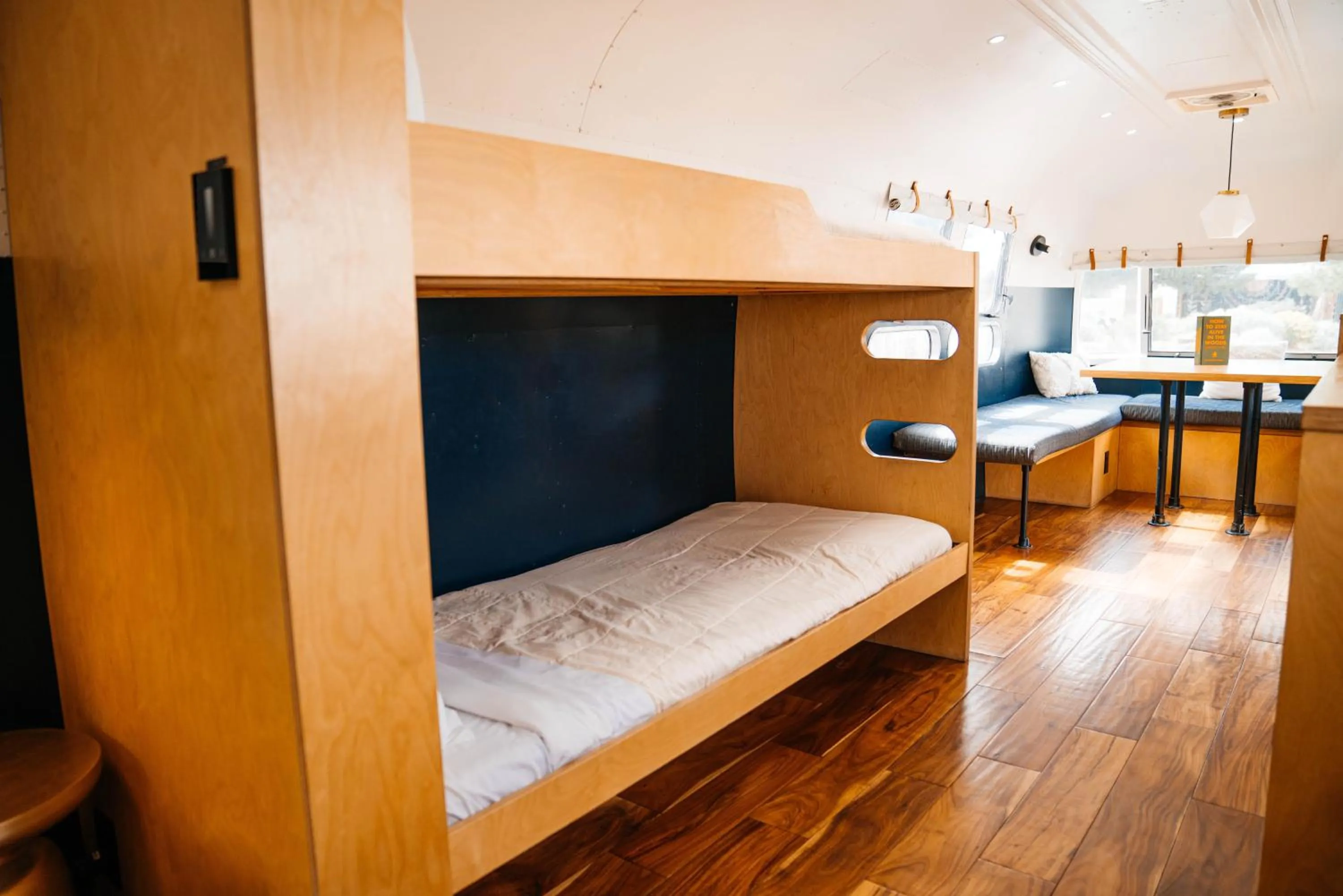 bunk bed, Bed in Amigo Motor Lodge