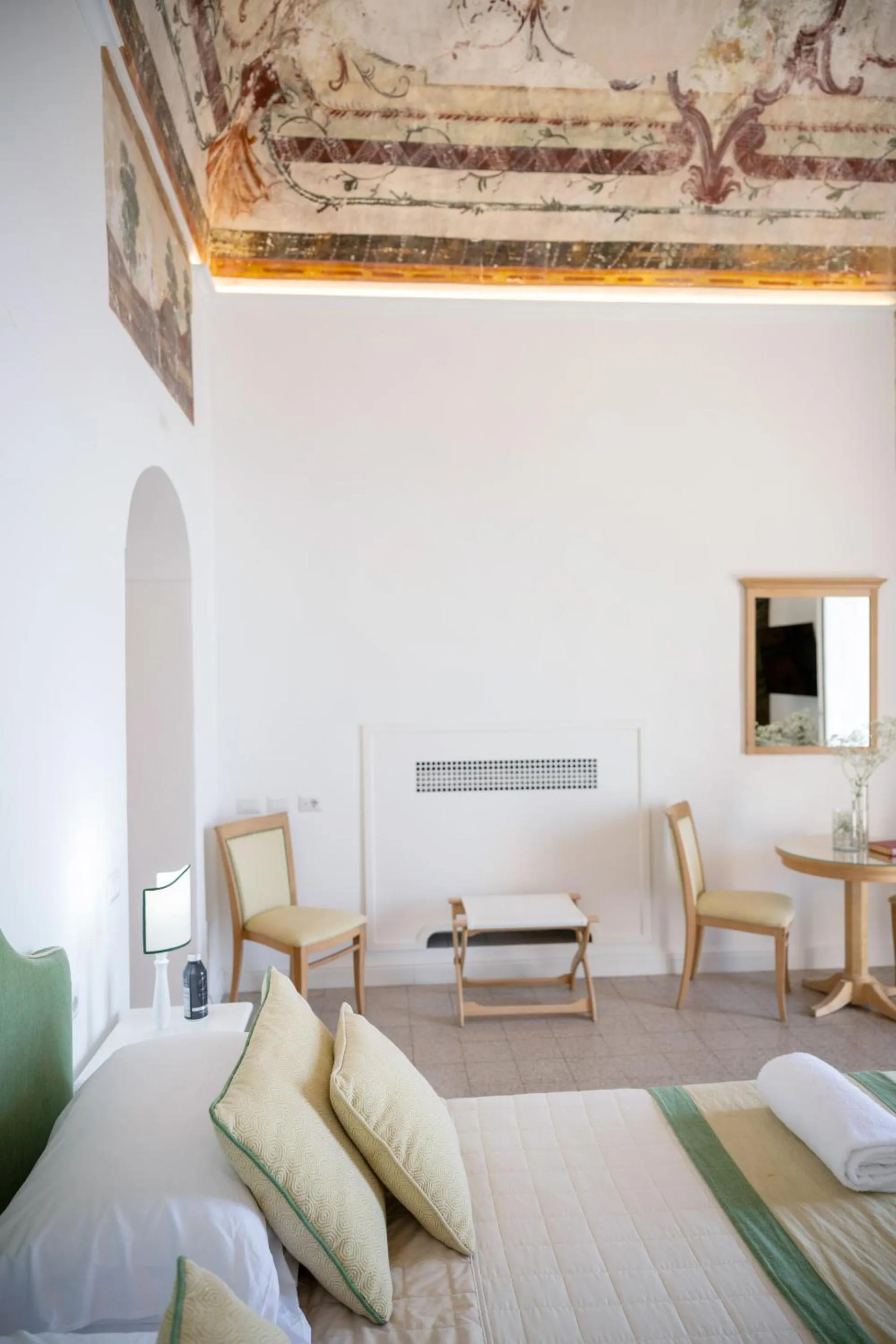 Bed in Albergo California