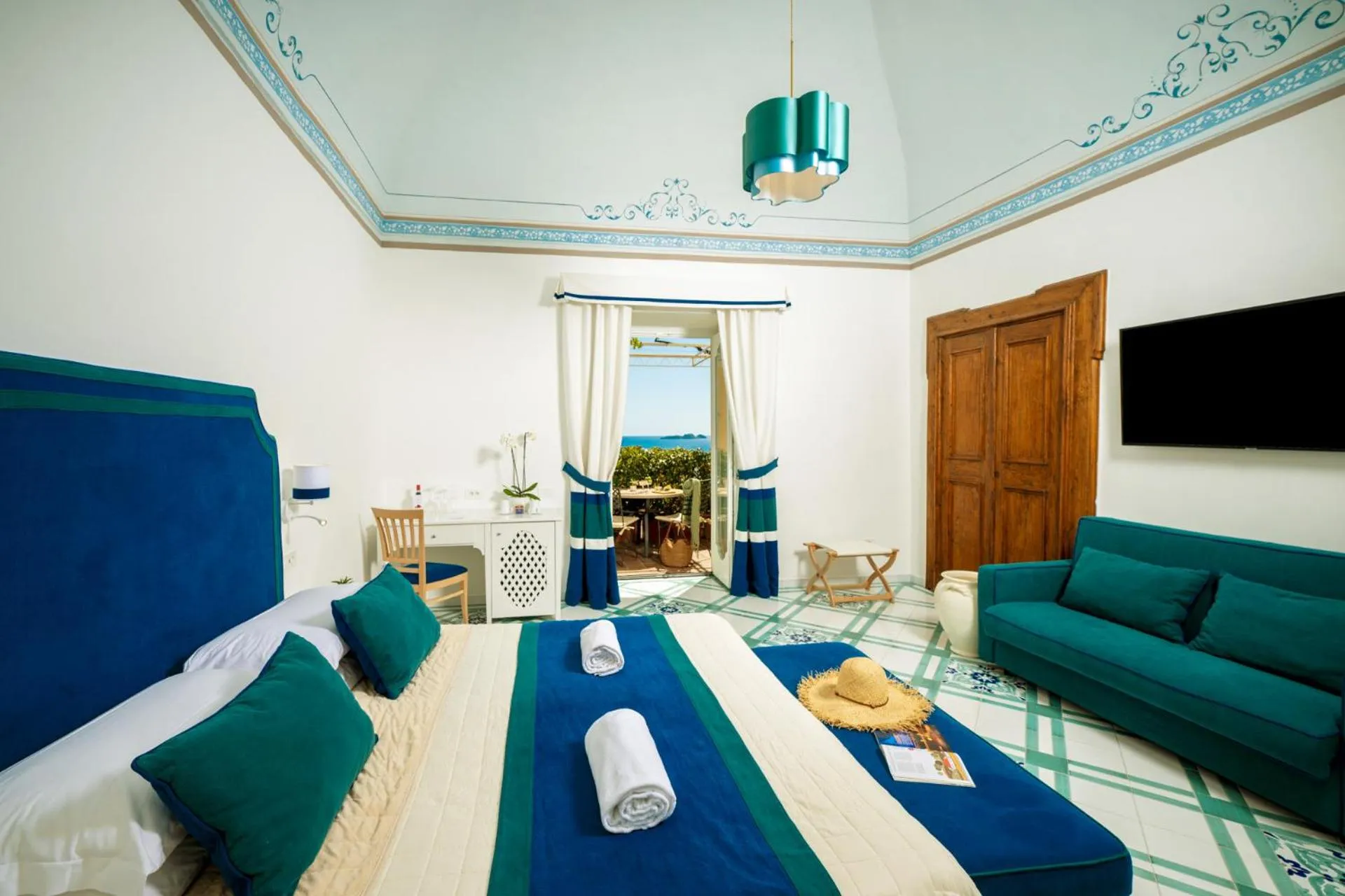 Bed in Albergo California