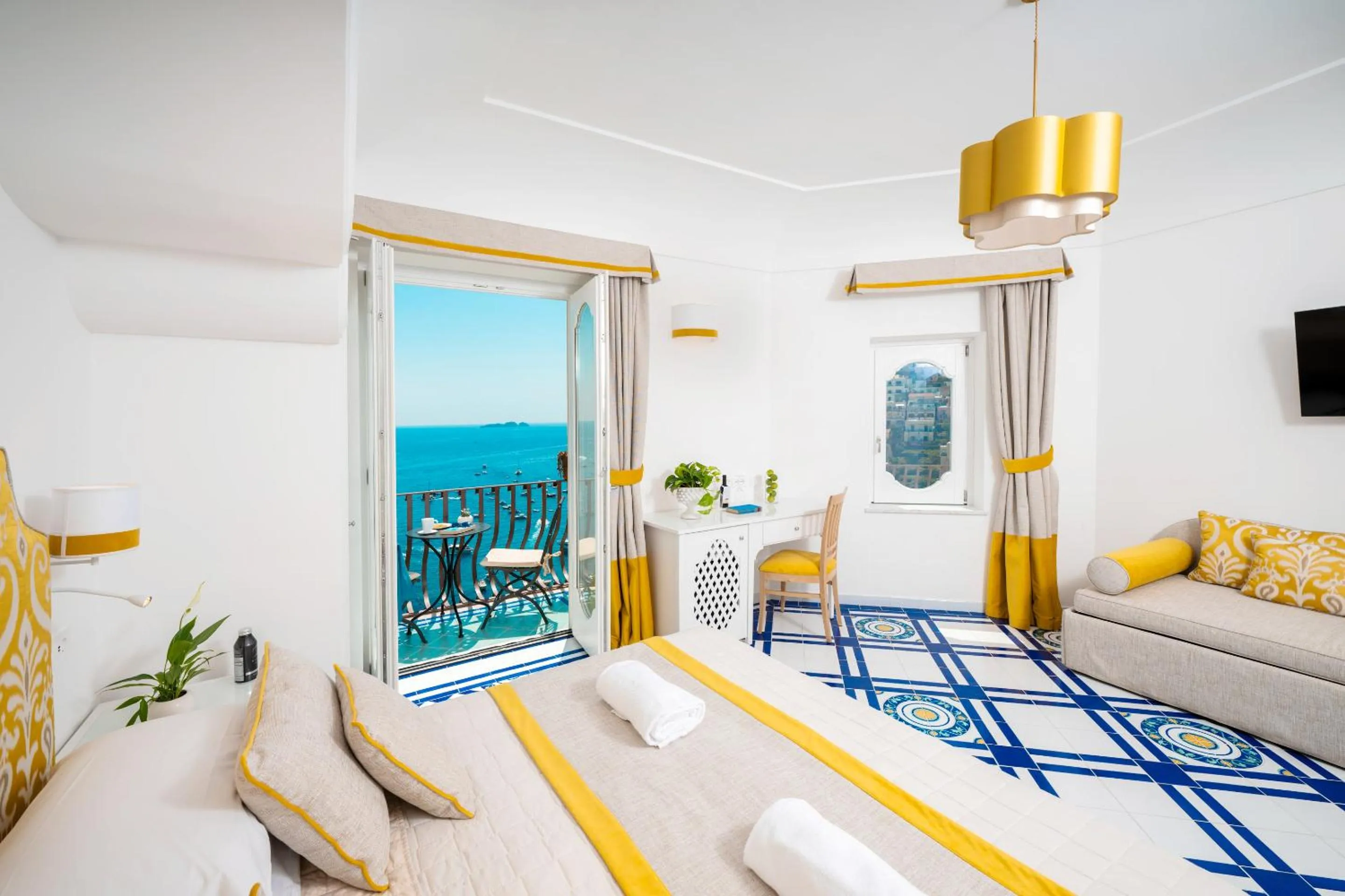 Bed in Albergo California