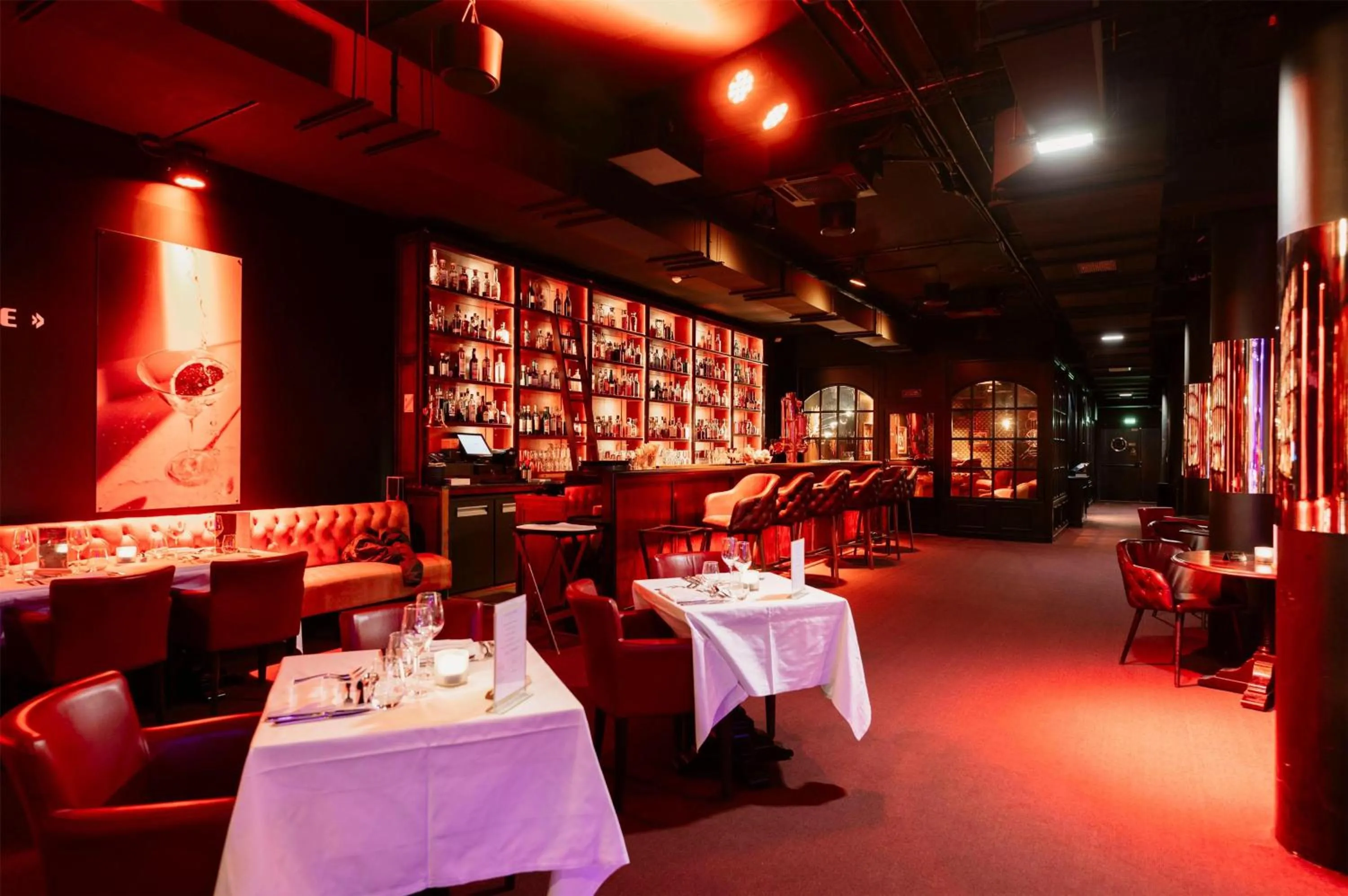 Restaurant/places to eat in Hotel Dali Val d'Europe, Tapestry Collection by Hilton