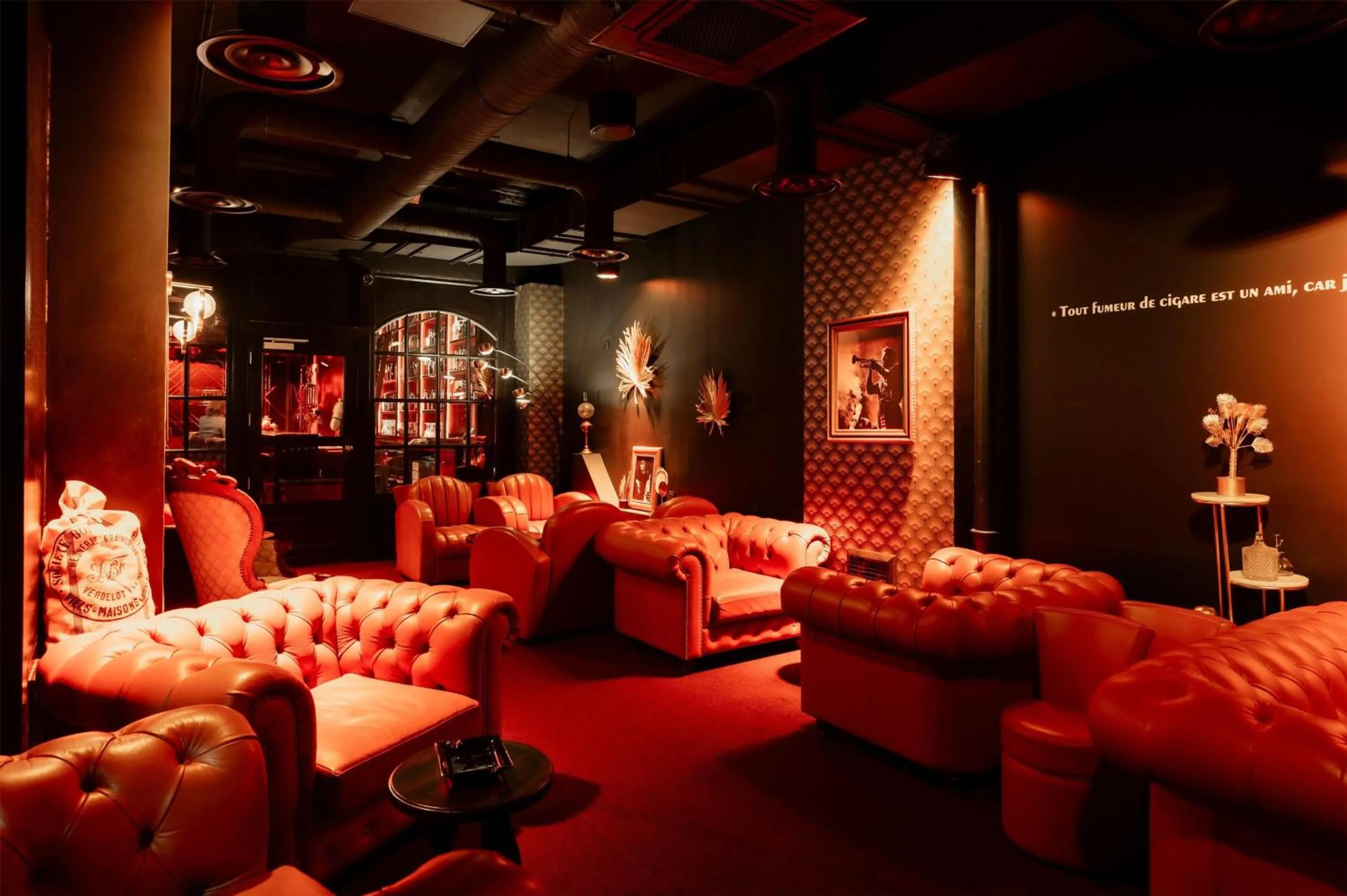 Lounge or bar in Hotel Dali Val d'Europe, Tapestry Collection by Hilton