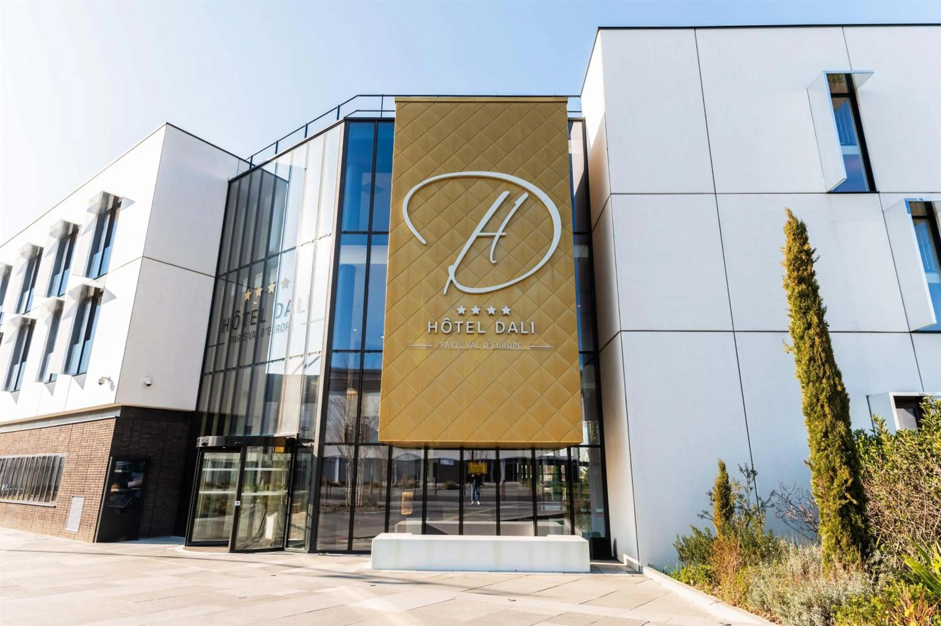 Property building in Hotel Dali Val d'Europe, Tapestry Collection by Hilton